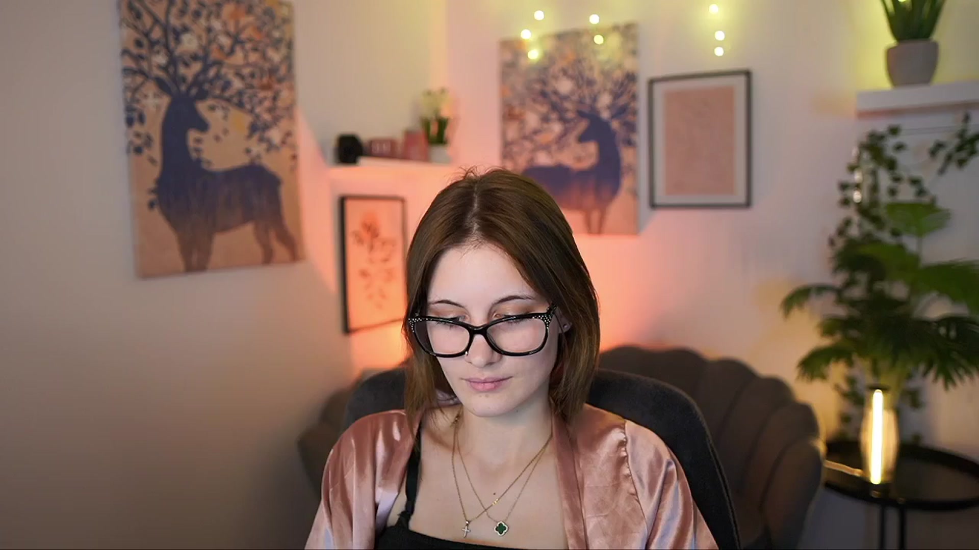 Gallery image thumbnail from Ellie_Shae's myfreecams stream on, 02/27/2025, 18:21 image 7 of 20