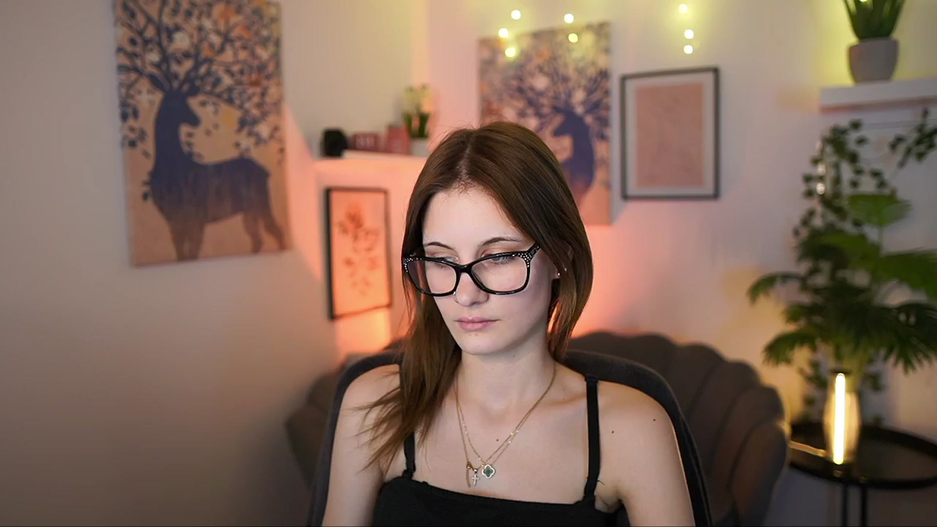 Gallery image thumbnail from Ellie_Shae's myfreecams stream on, 02/27/2025, 18:21 image 15 of 20