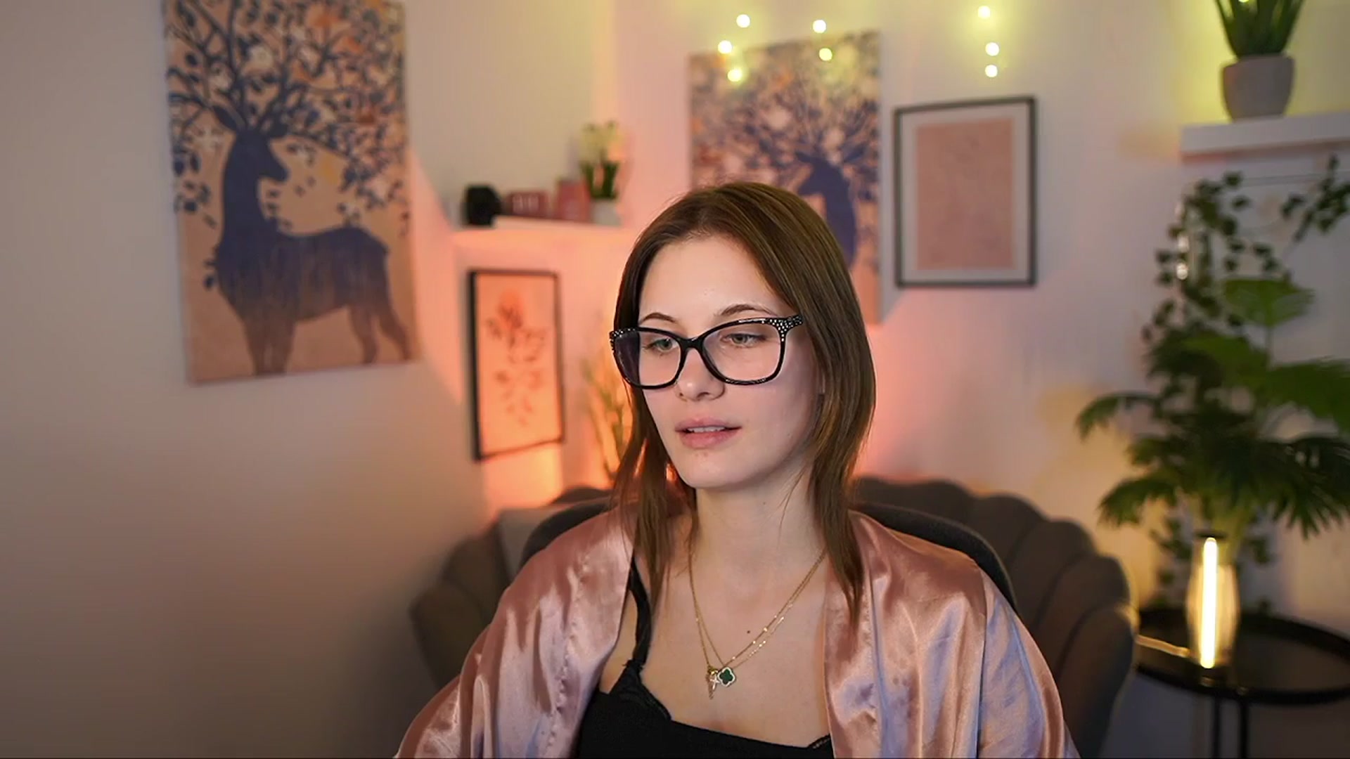 Gallery image thumbnail from Ellie_Shae's myfreecams stream on, 02/27/2025, 19:00 image 15 of 20
