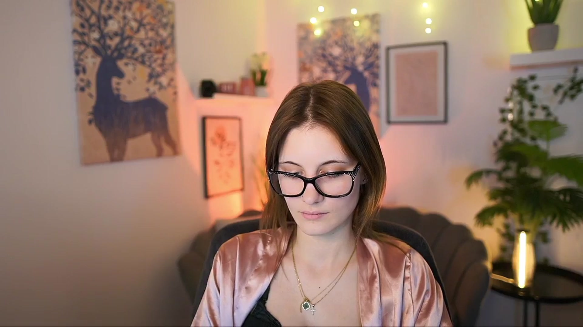 Gallery image thumbnail from Ellie_Shae's myfreecams stream on, 02/27/2025, 19:00 image 6 of 20