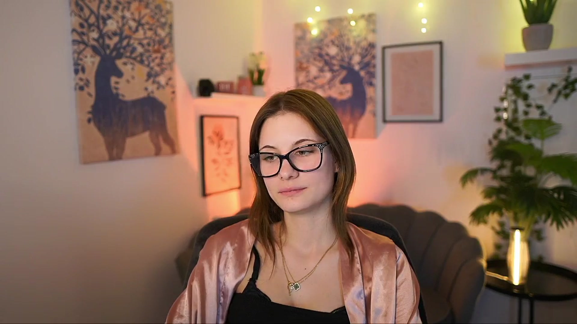 Gallery image thumbnail from Ellie_Shae's myfreecams stream on, 02/27/2025, 19:00 image 17 of 20