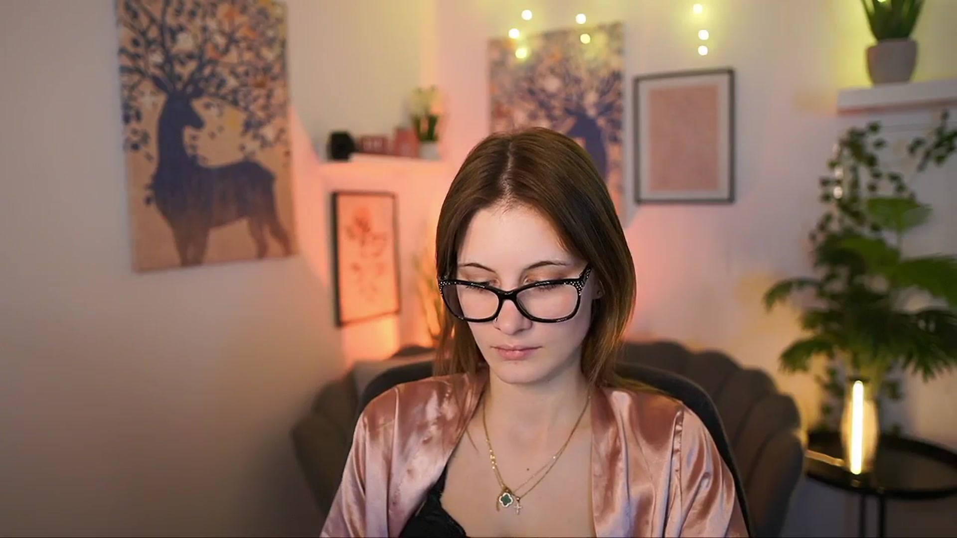 Gallery image thumbnail from Ellie_Shae's myfreecams stream on, 02/27/2025, 19:00 image 4 of 20