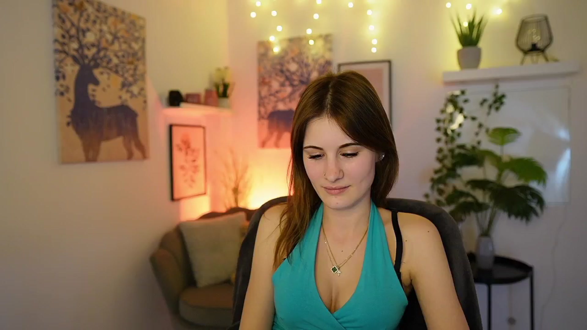 Gallery image thumbnail from Ellie_Shae's myfreecams stream on, 03/11/2025, 17:00 image 17 of 20