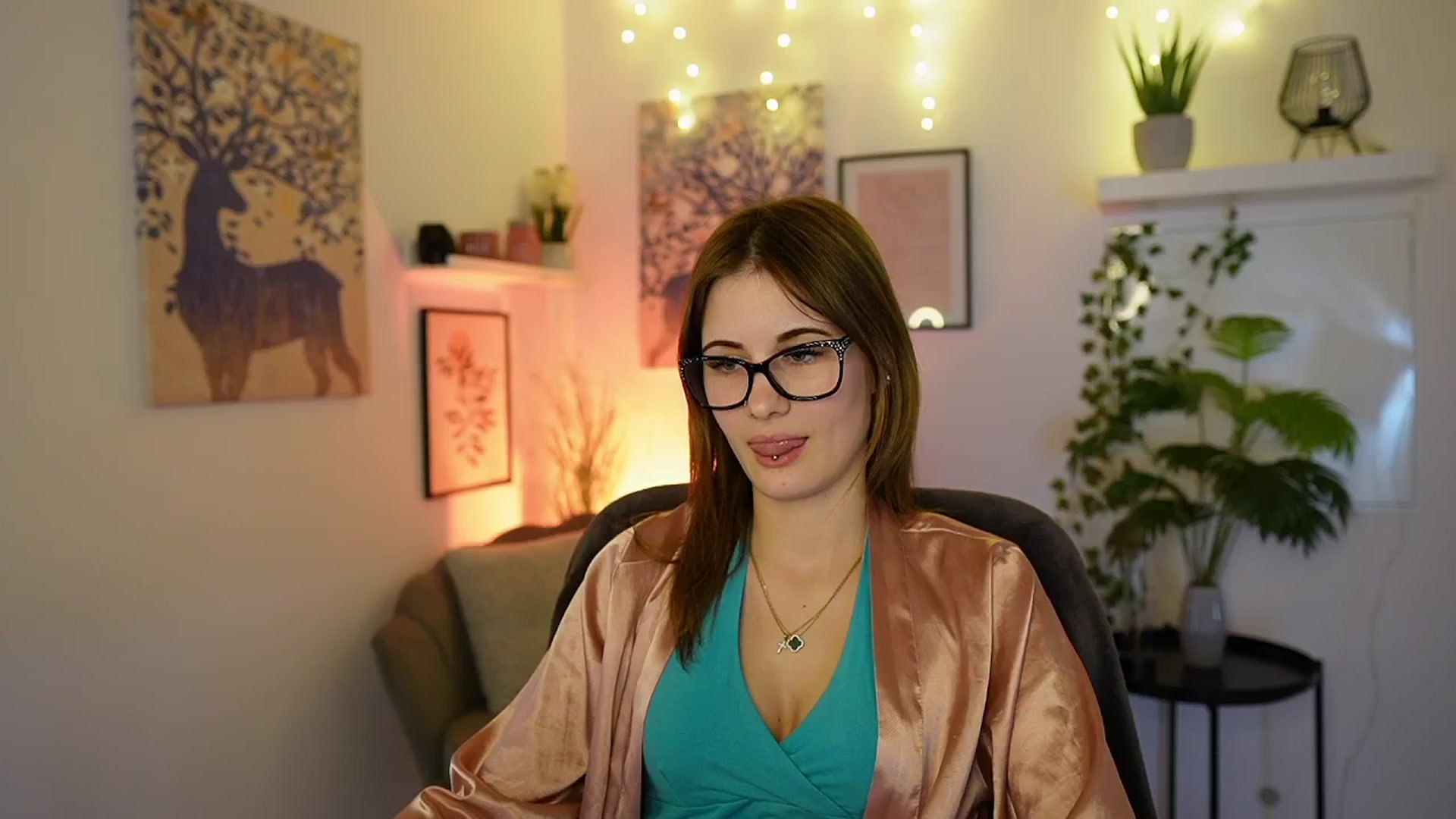 Gallery image thumbnail from Ellie_Shae's myfreecams stream on, 03/11/2025, 17:00 image 5 of 20