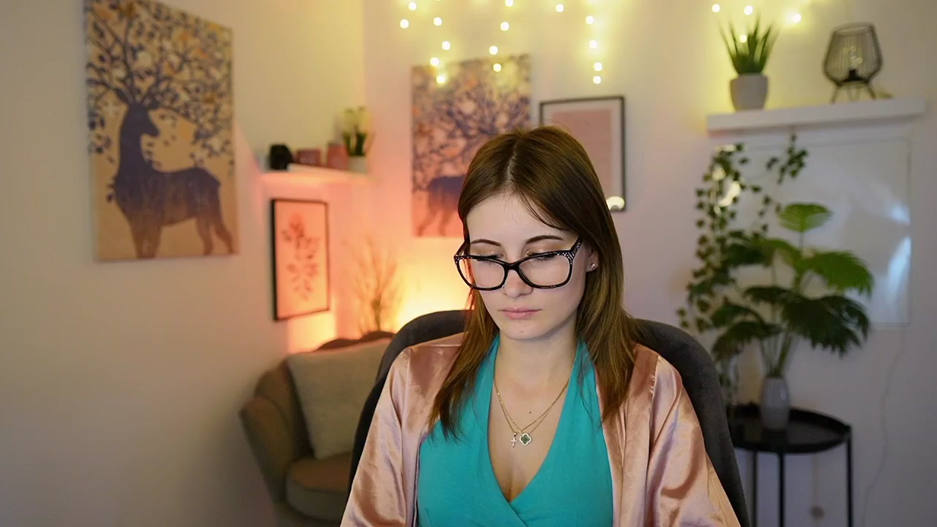 Gallery image thumbnail from Ellie_Shae's myfreecams stream on, 03/11/2025, 19:00 image 16 of 20