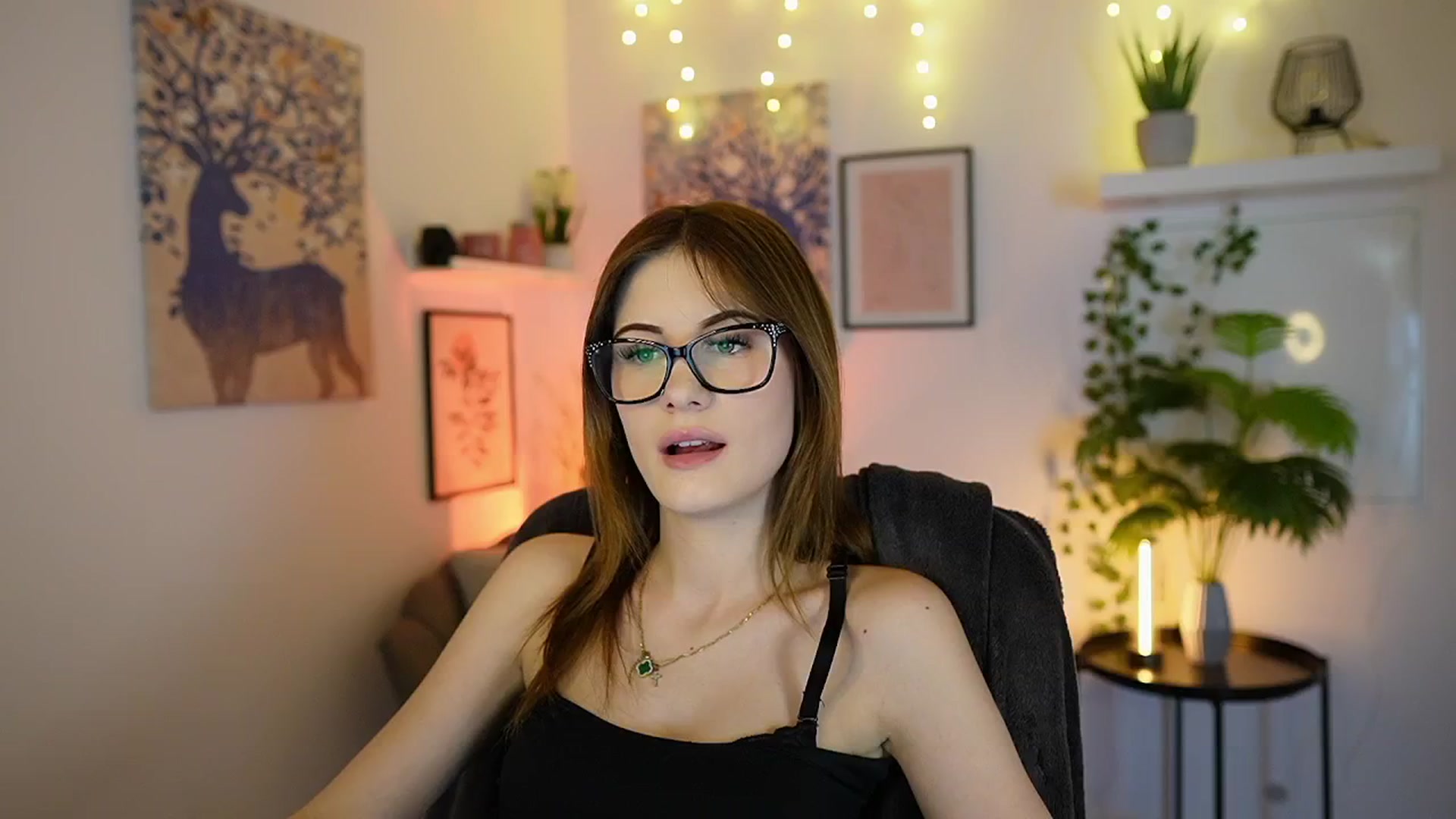 Gallery image thumbnail from Ellie_Shae's myfreecams stream on, 03/12/2025, 16:17 image 20 of 20