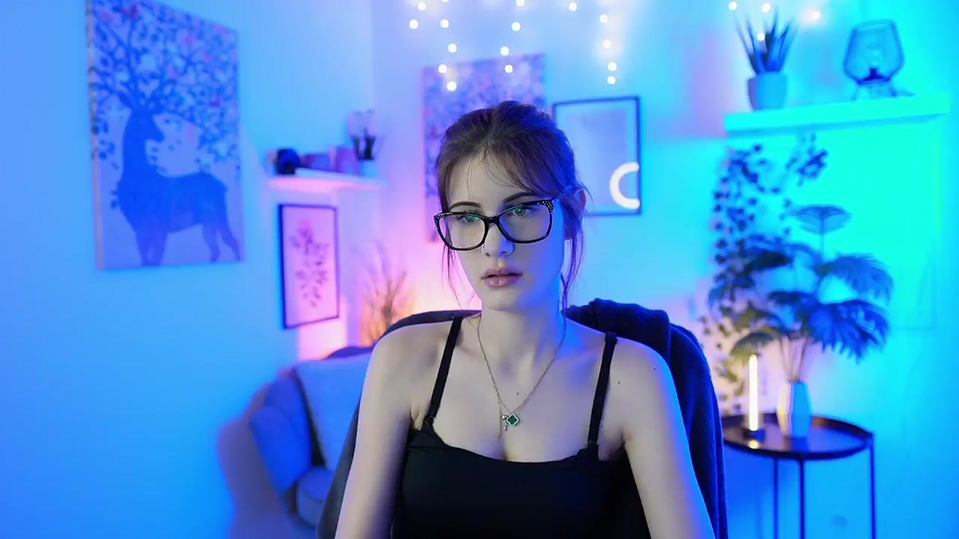 Gallery image thumbnail from Ellie_Shae's myfreecams stream on, 03/12/2025, 16:17 image 1 of 20