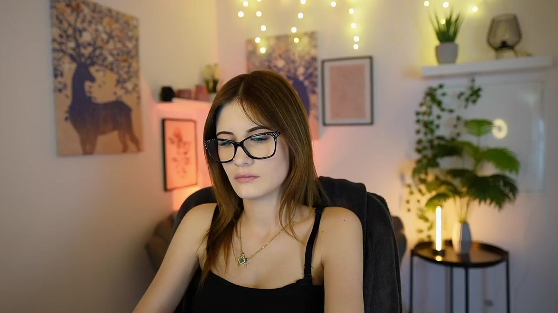 Gallery image thumbnail from Ellie_Shae's myfreecams stream on, 03/12/2025, 16:17 image 17 of 20
