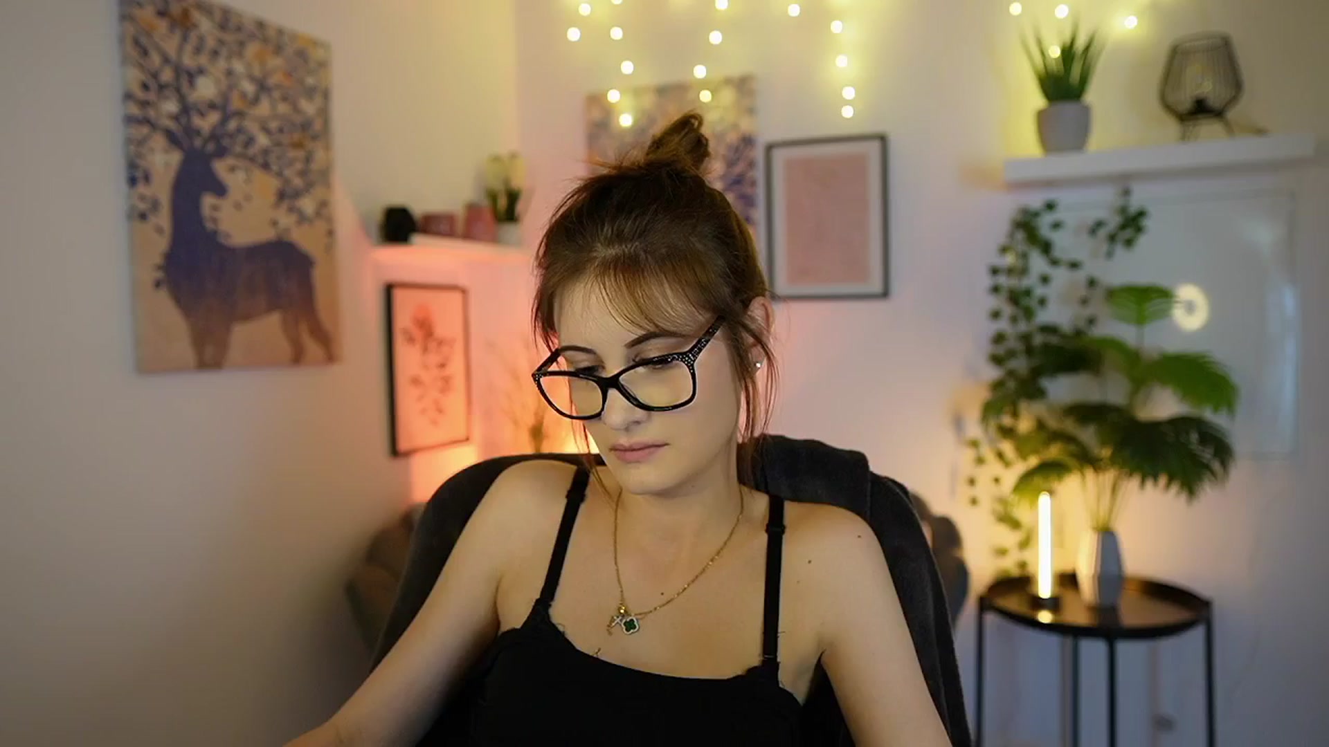 Gallery image thumbnail from Ellie_Shae's myfreecams stream on, 03/12/2025, 17:12 image 20 of 20
