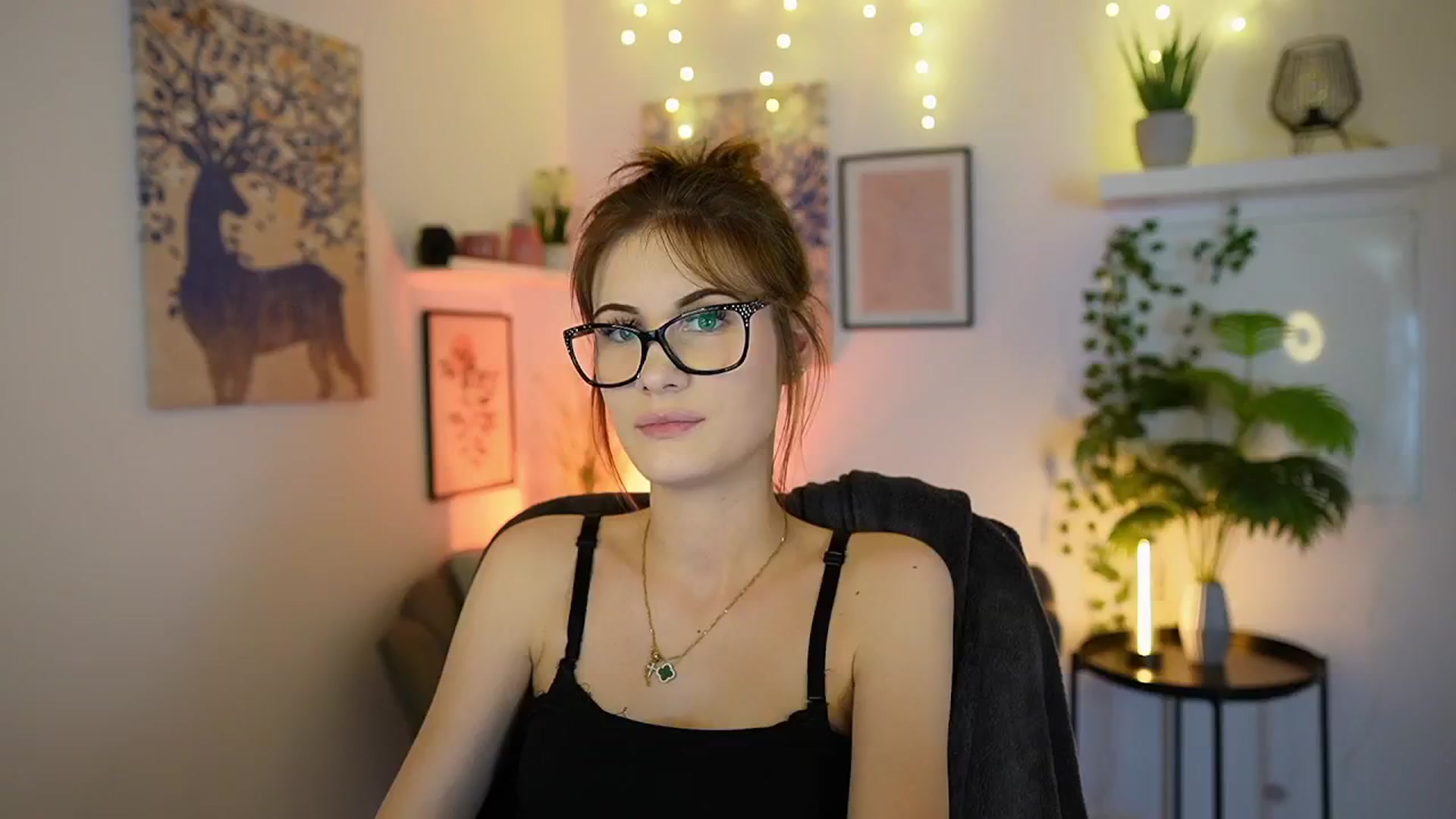 Gallery image thumbnail from Ellie_Shae's myfreecams stream on, 03/12/2025, 17:12 image 15 of 20