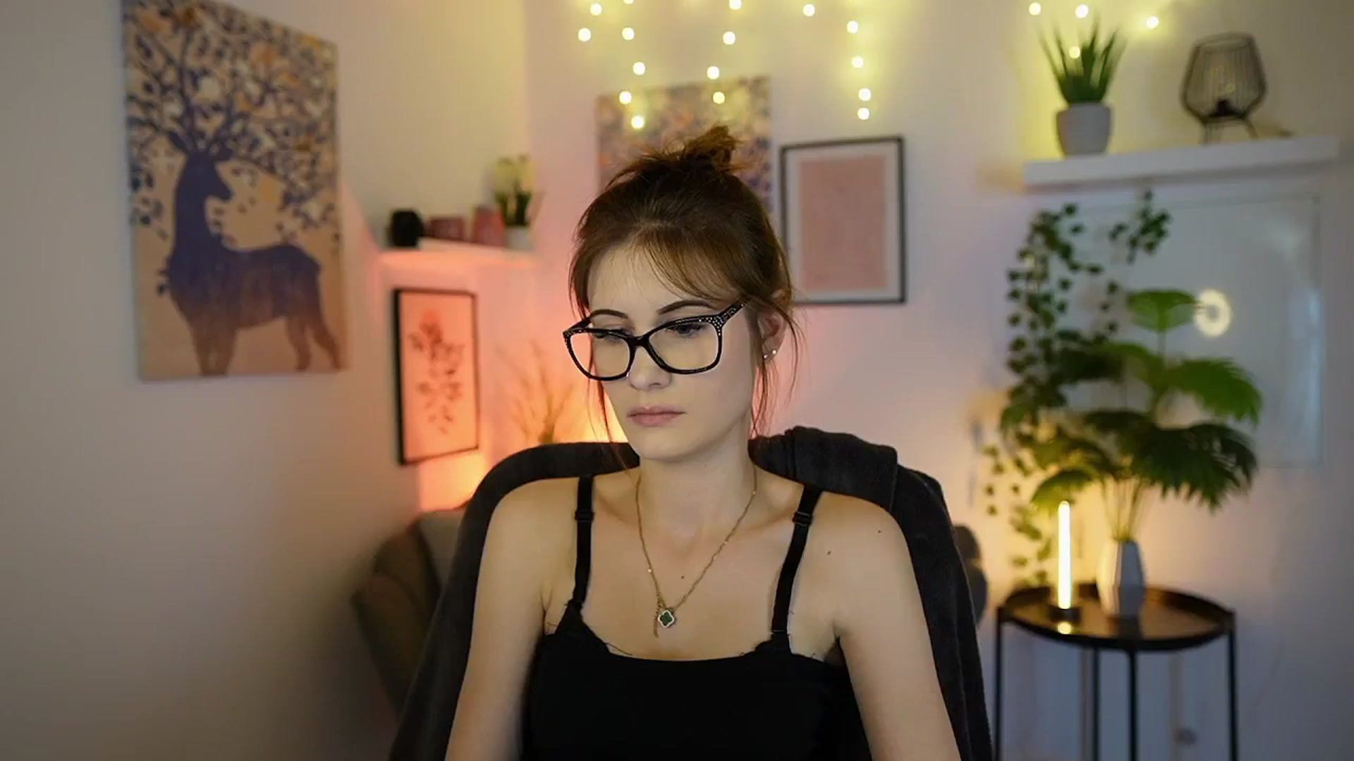 Gallery image thumbnail from Ellie_Shae's myfreecams stream on, 03/12/2025, 17:12 image 5 of 20