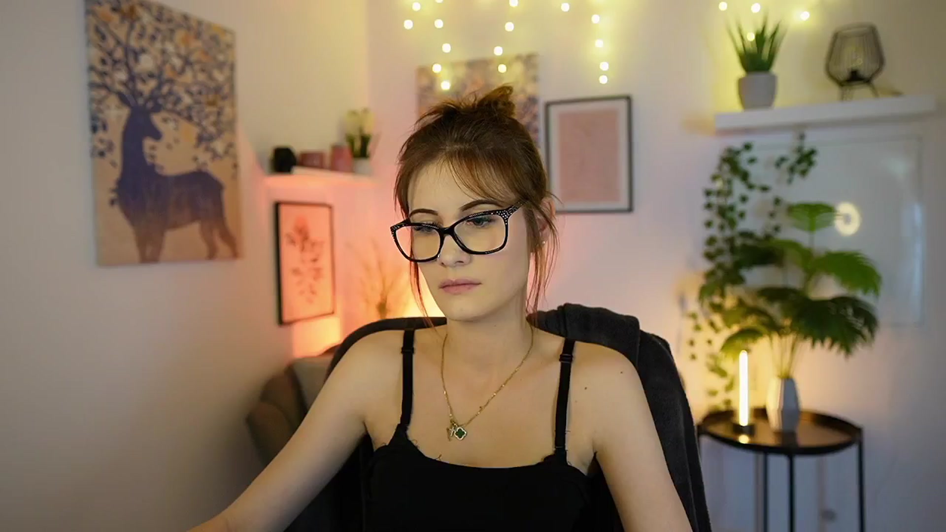 Gallery image thumbnail from Ellie_Shae's myfreecams stream on, 03/12/2025, 17:12 image 14 of 20