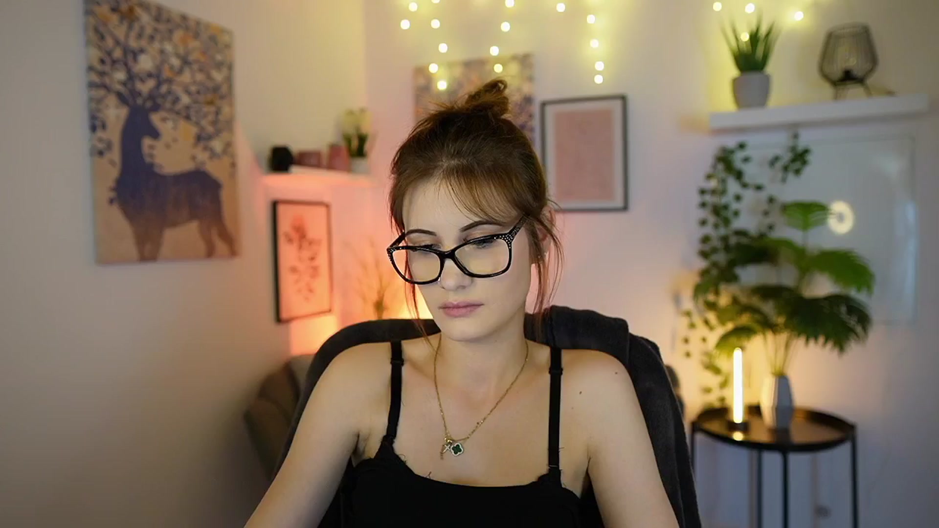 Gallery image thumbnail from Ellie_Shae's myfreecams stream on, 03/12/2025, 17:12 image 17 of 20