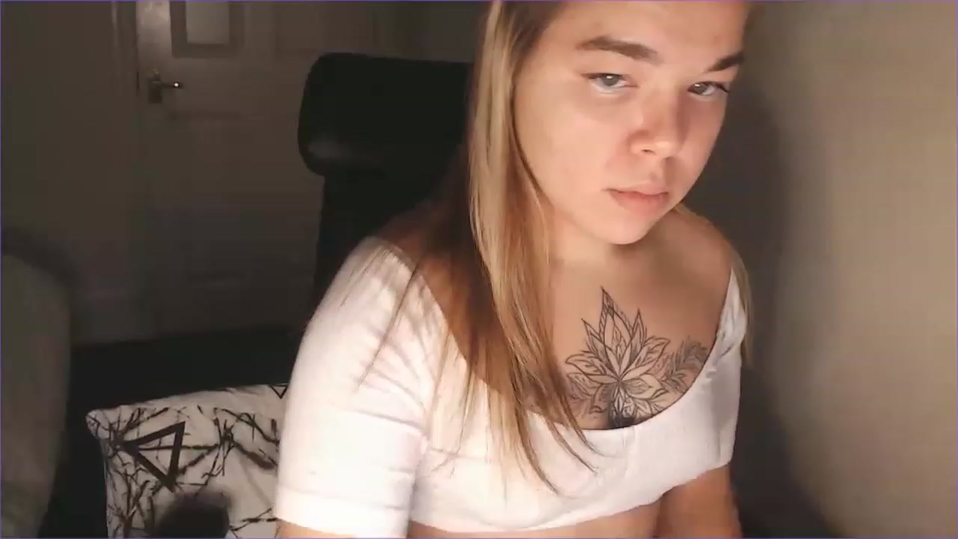 Gallery image thumbnail from Ellie_Sparkle's myfreecams stream on, 12/05/2022, 13:15 image 1 of 20
