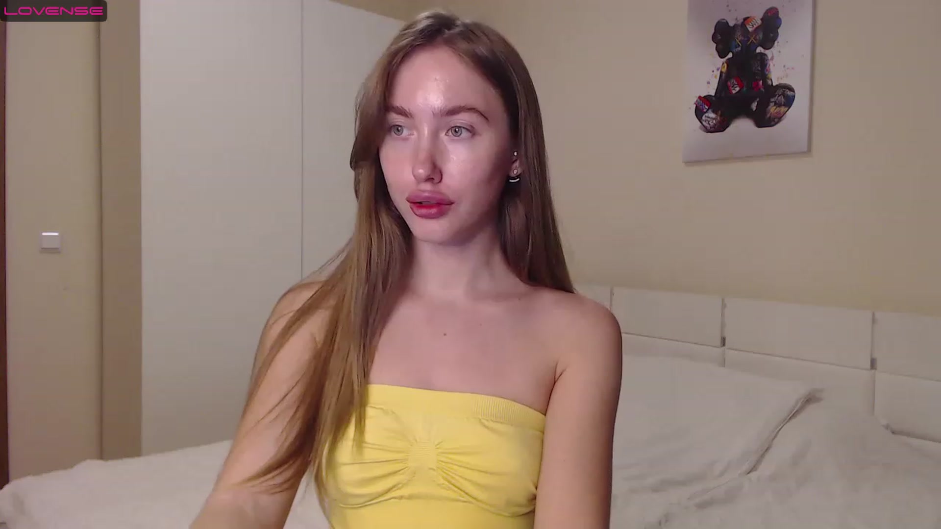 Gallery image thumbnail from Ellie_Young's myfreecams stream on, 12/25/2022, 15:38 image 8 of 20