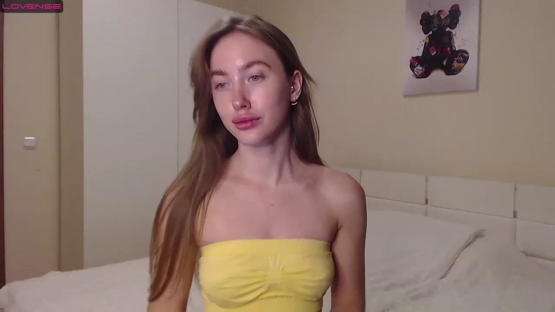 Gallery image thumbnail from Ellie_Young's myfreecams stream on, 12/25/2022, 15:38 image 12 of 20
