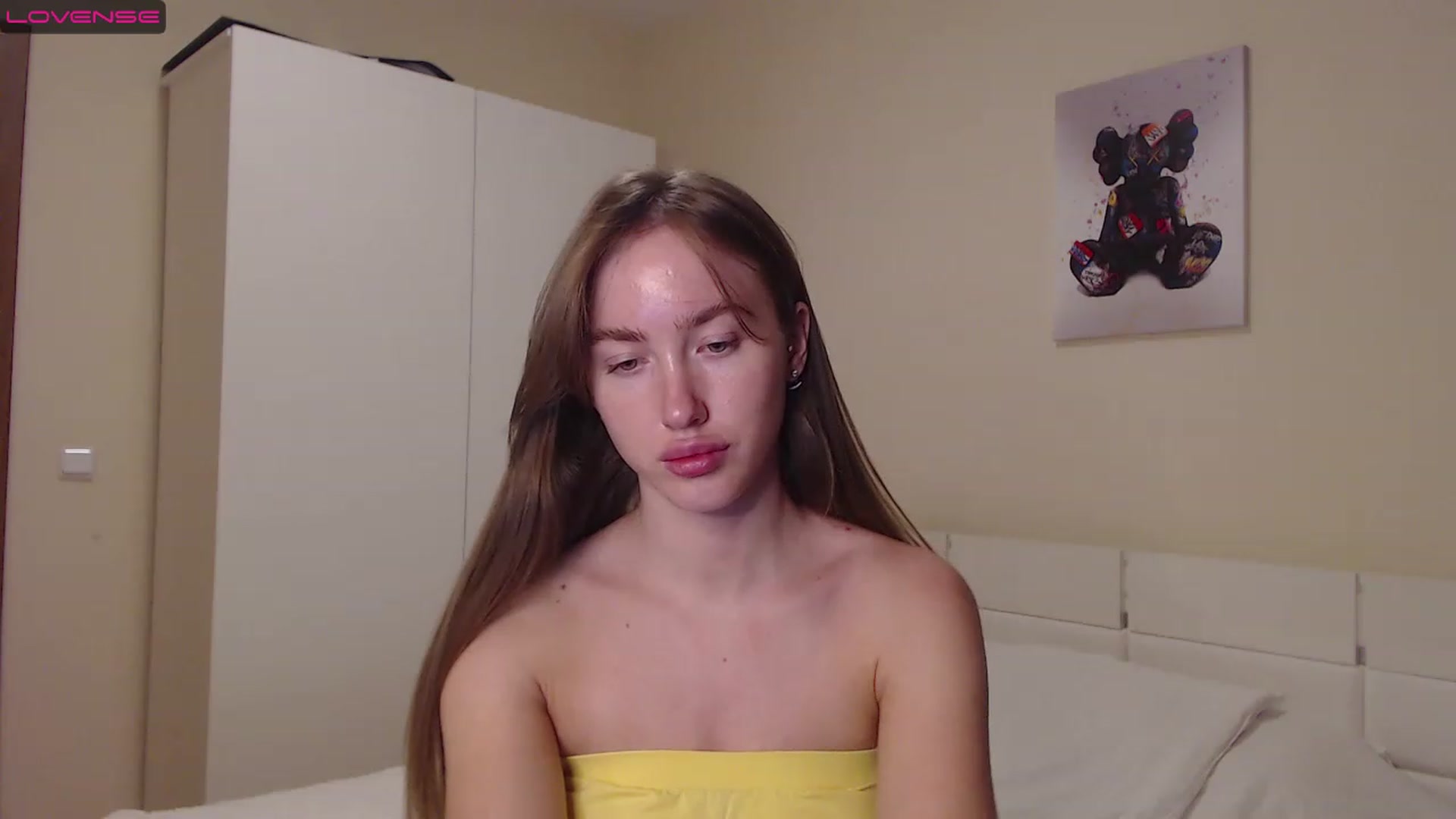 Gallery image thumbnail from Ellie_Young's myfreecams stream on, 12/25/2022, 15:38 image 5 of 20