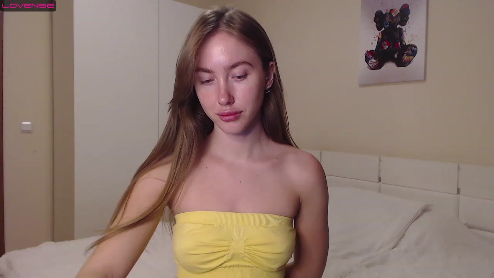 Gallery image thumbnail from Ellie_Young's myfreecams stream on, 12/25/2022, 15:38 image 14 of 20