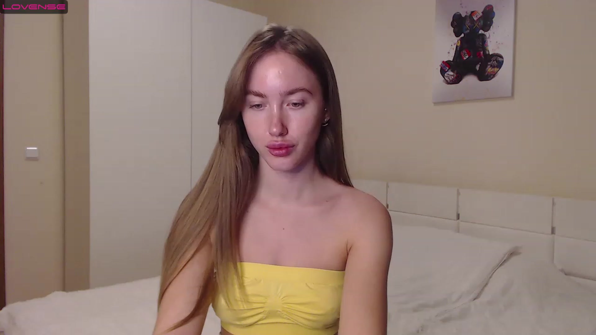 Gallery image thumbnail from Ellie_Young's myfreecams stream on, 12/25/2022, 15:38 image 7 of 20