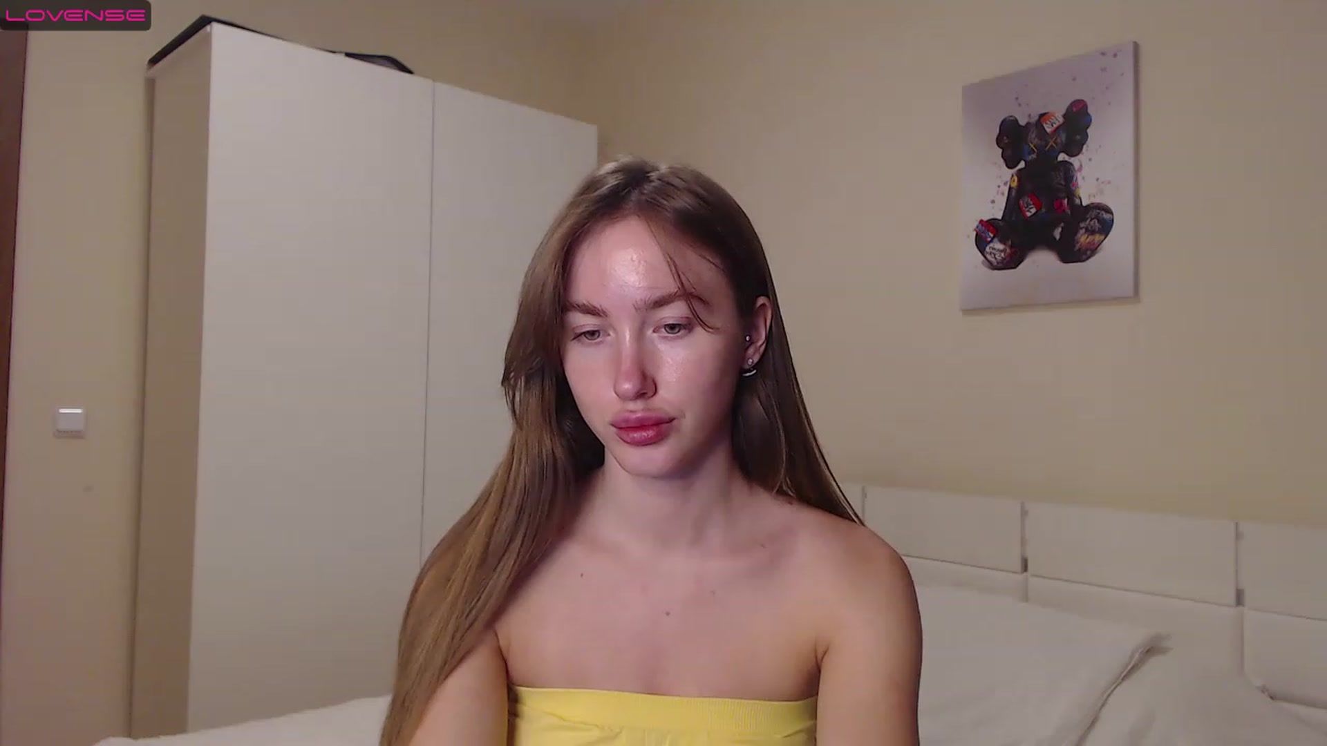 Gallery image thumbnail from Ellie_Young's myfreecams stream on, 12/25/2022, 15:38 image 6 of 20