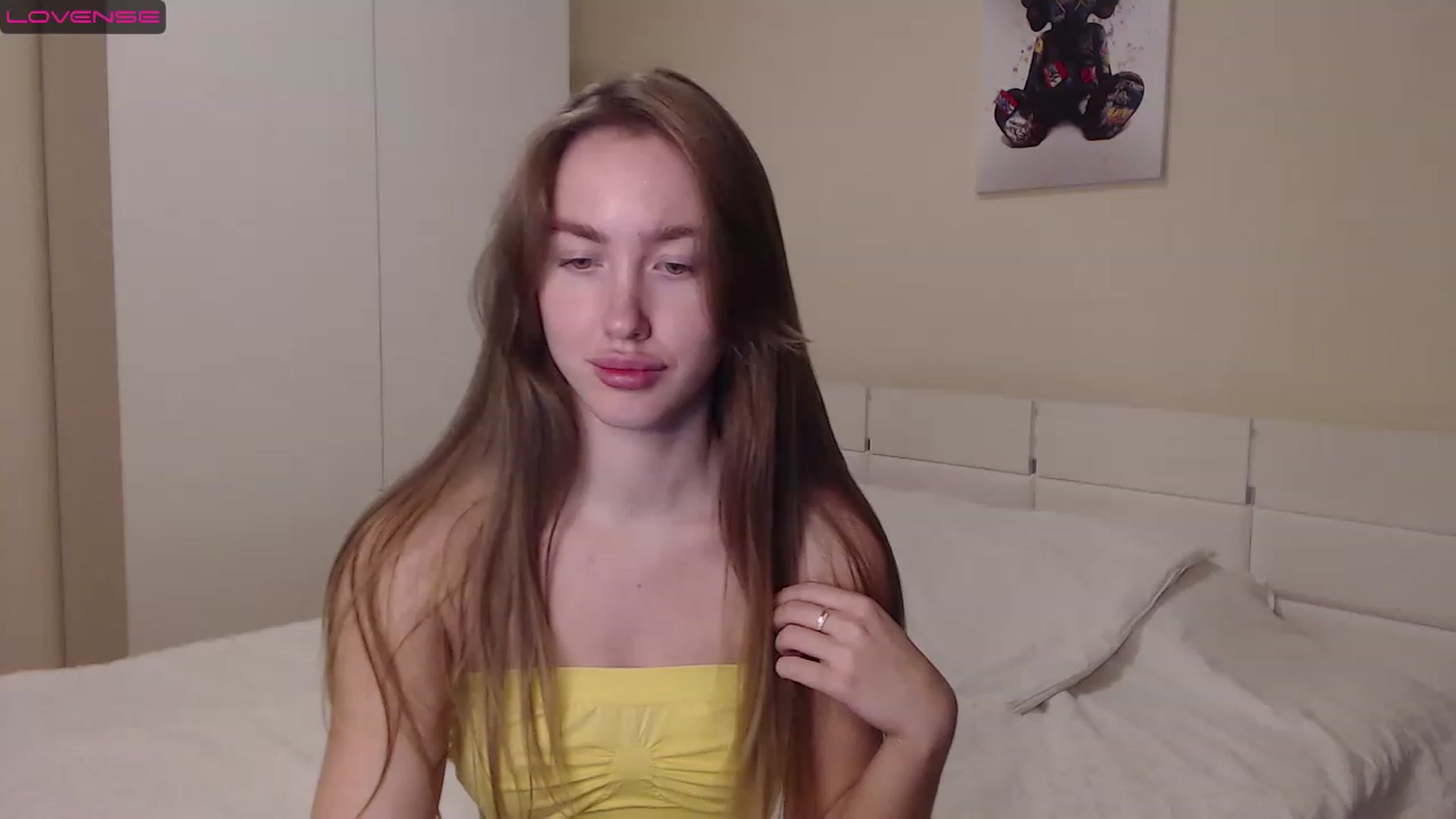 Gallery image thumbnail from Ellie_Young's myfreecams stream on, 12/25/2022, 20:27 image 13 of 20