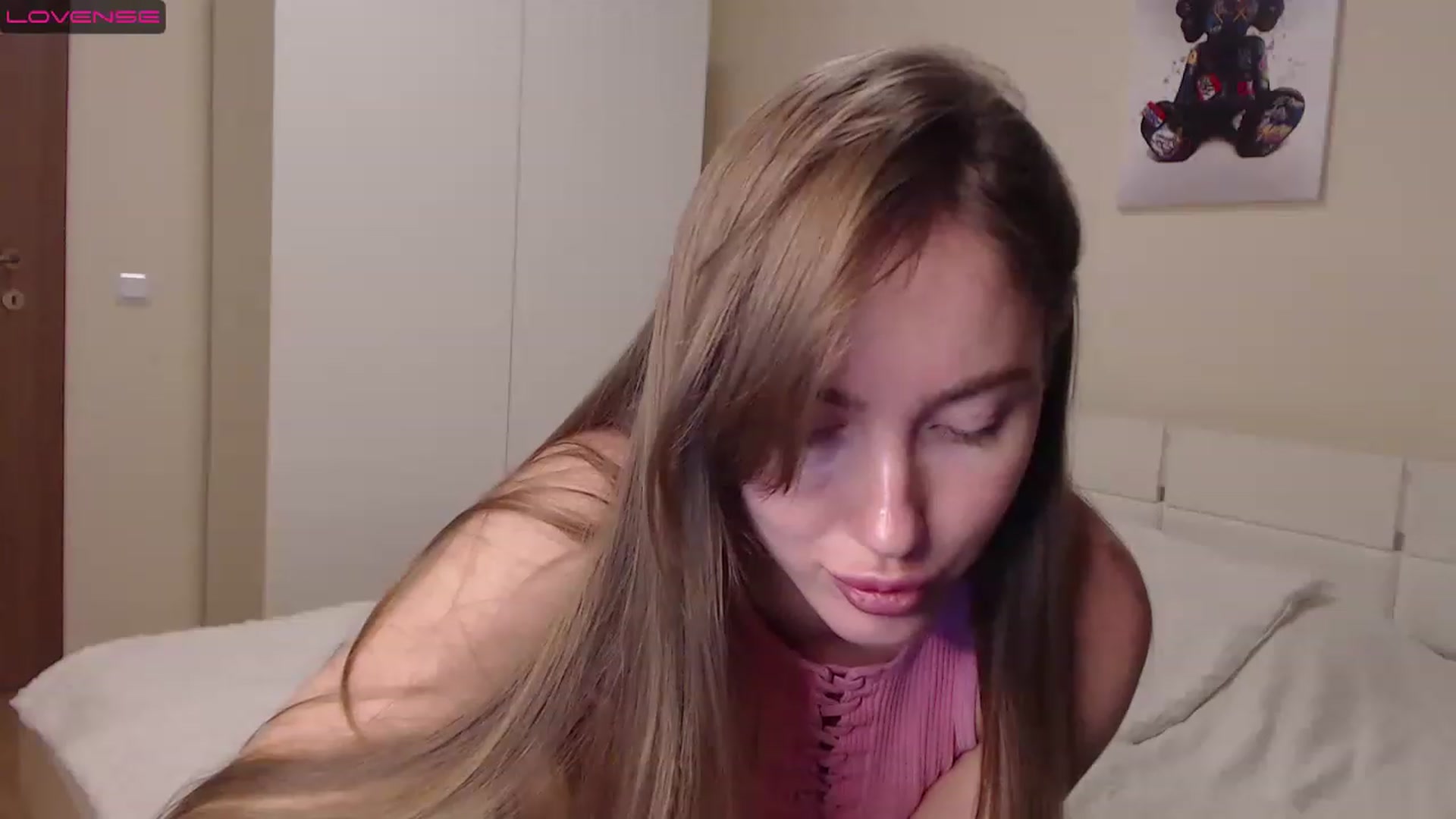 Gallery image thumbnail from Ellie_Young's myfreecams stream on, 12/27/2022, 16:04 image 15 of 20