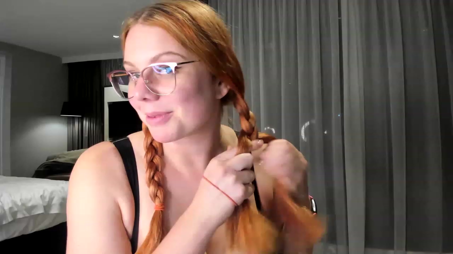 Gallery image thumbnail from Ellie_zena's myfreecams stream on, 01/25/2023, 12:08 image 4 of 20