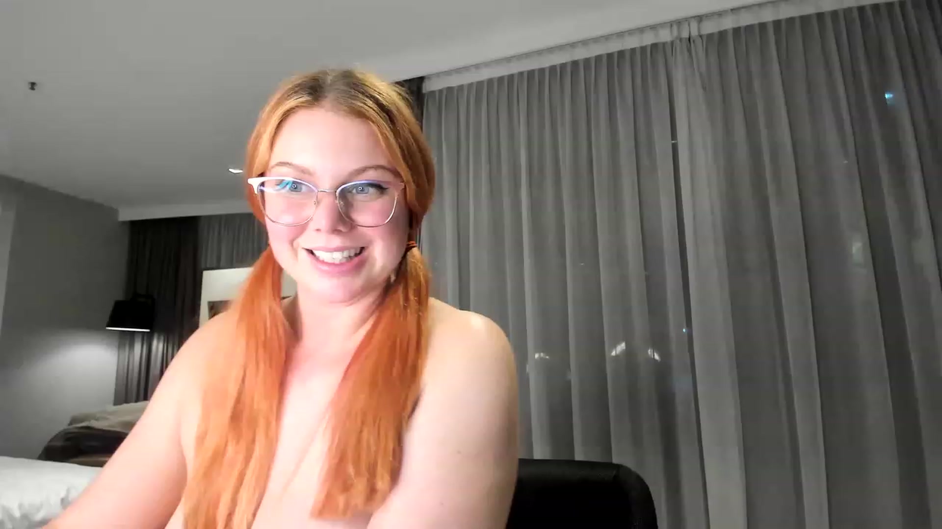 Gallery image thumbnail from Ellie_zena's myfreecams stream on, 01/25/2023, 12:08 image 19 of 20