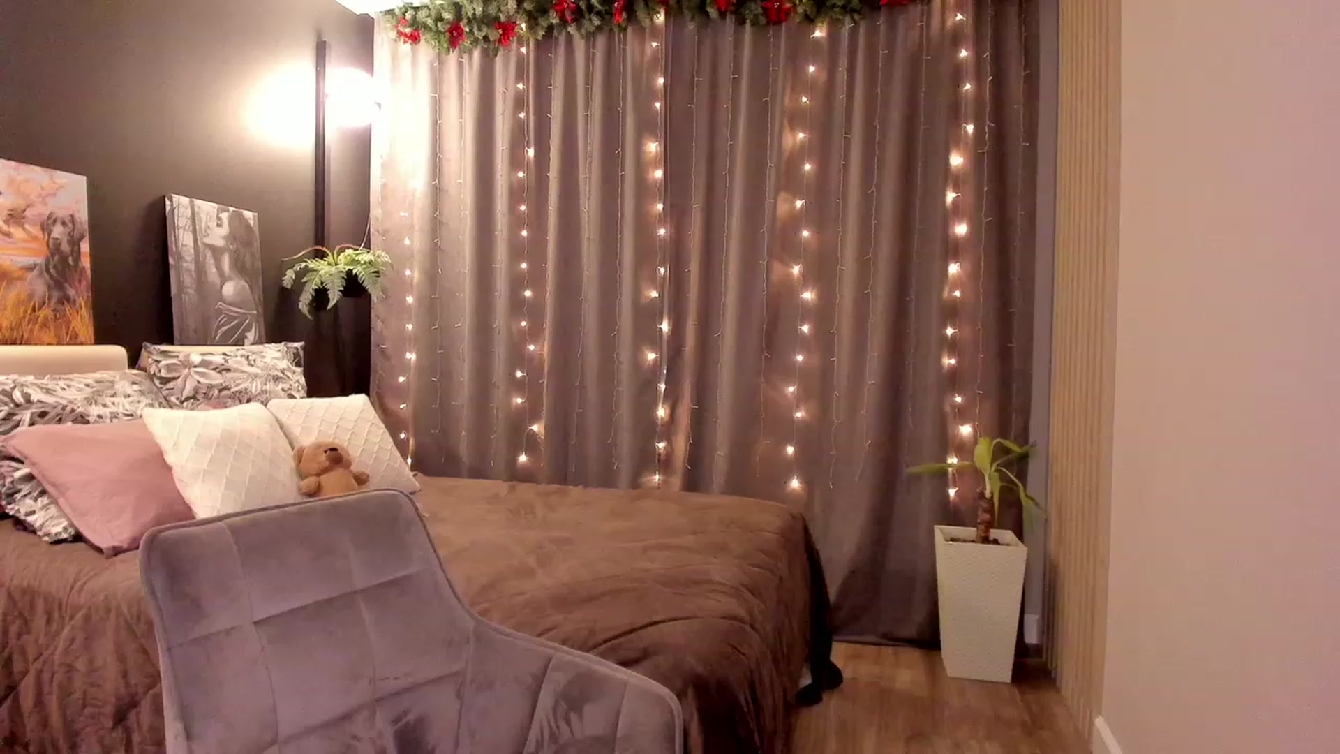 Gallery image thumbnail from Ellies_Smile's myfreecams stream on, 01/09/2023, 16:50 image 19 of 20