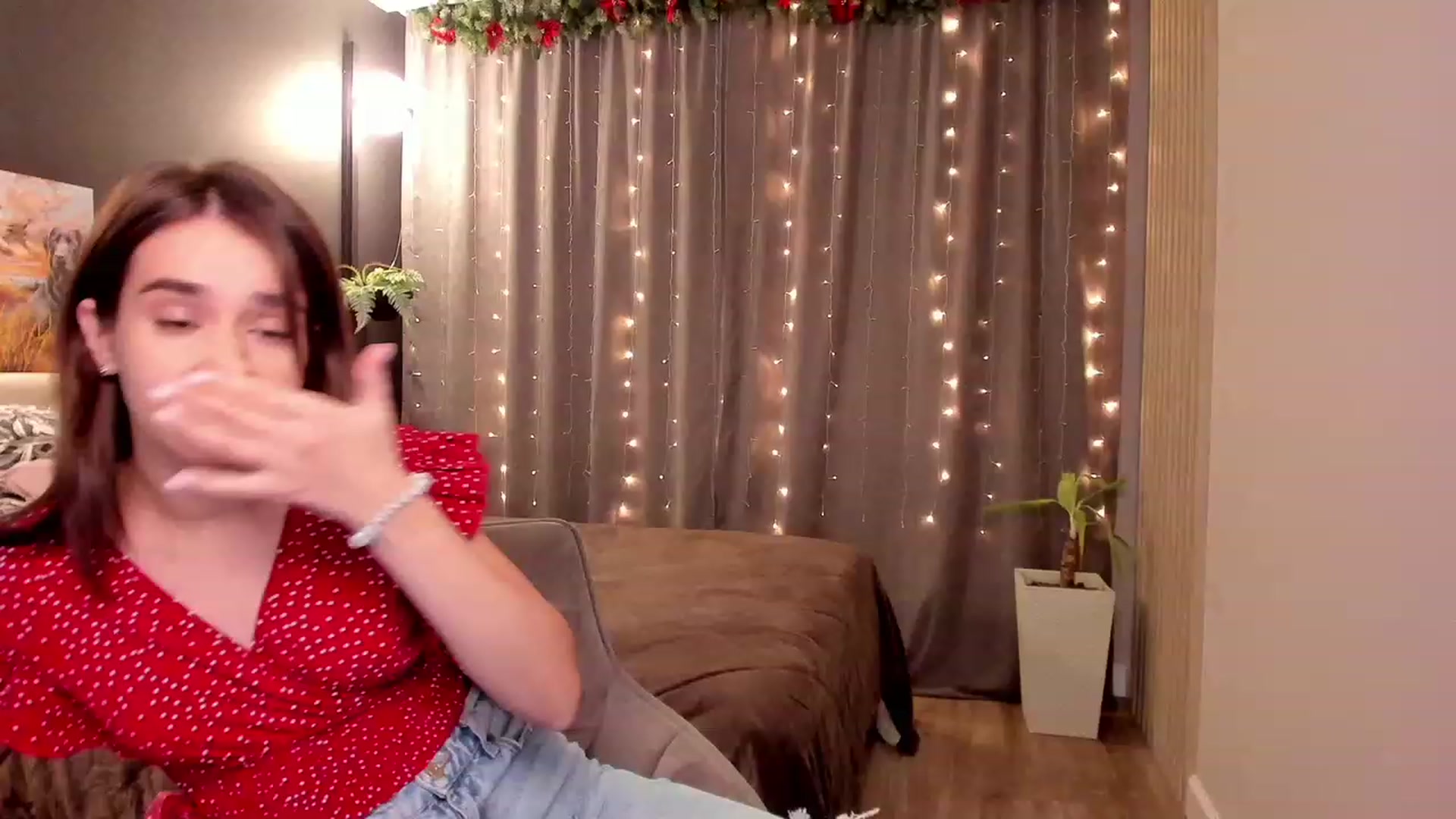 Gallery image thumbnail from Ellies_Smile's myfreecams stream on, 01/09/2023, 16:50 image 15 of 20