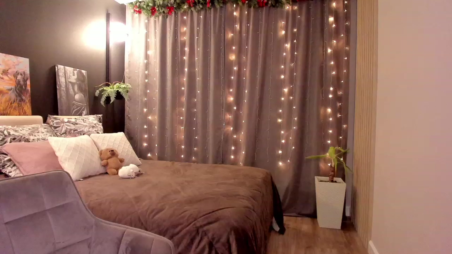 Gallery image thumbnail from Ellies_Smile's myfreecams stream on, 01/09/2023, 16:50 image 11 of 20