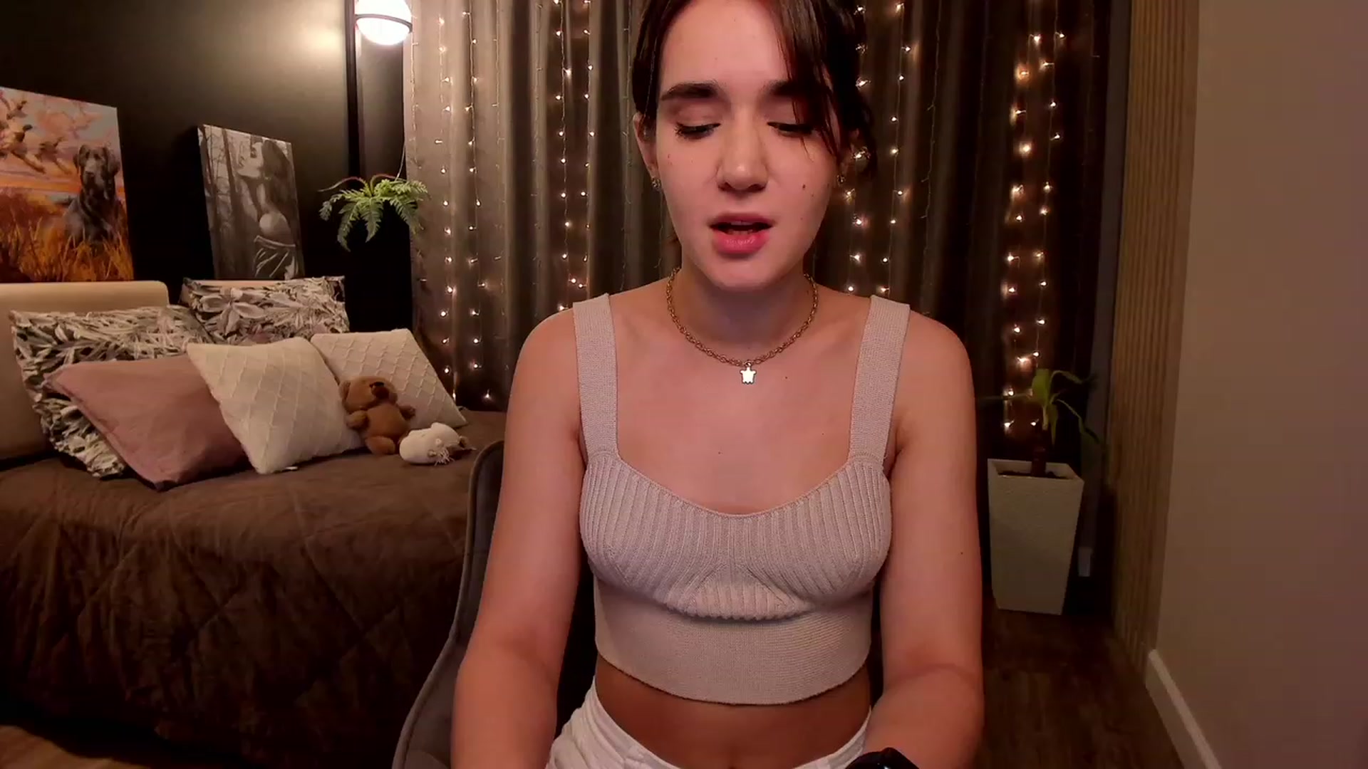 Gallery image thumbnail from Ellies_Smile's myfreecams stream on, 01/09/2023, 17:28 image 13 of 20