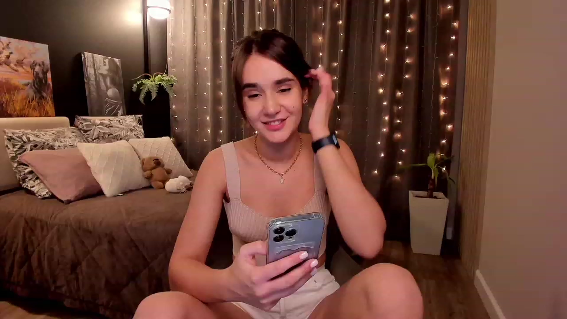 Gallery image thumbnail from Ellies_Smile's myfreecams stream on, 01/09/2023, 17:28 image 7 of 20
