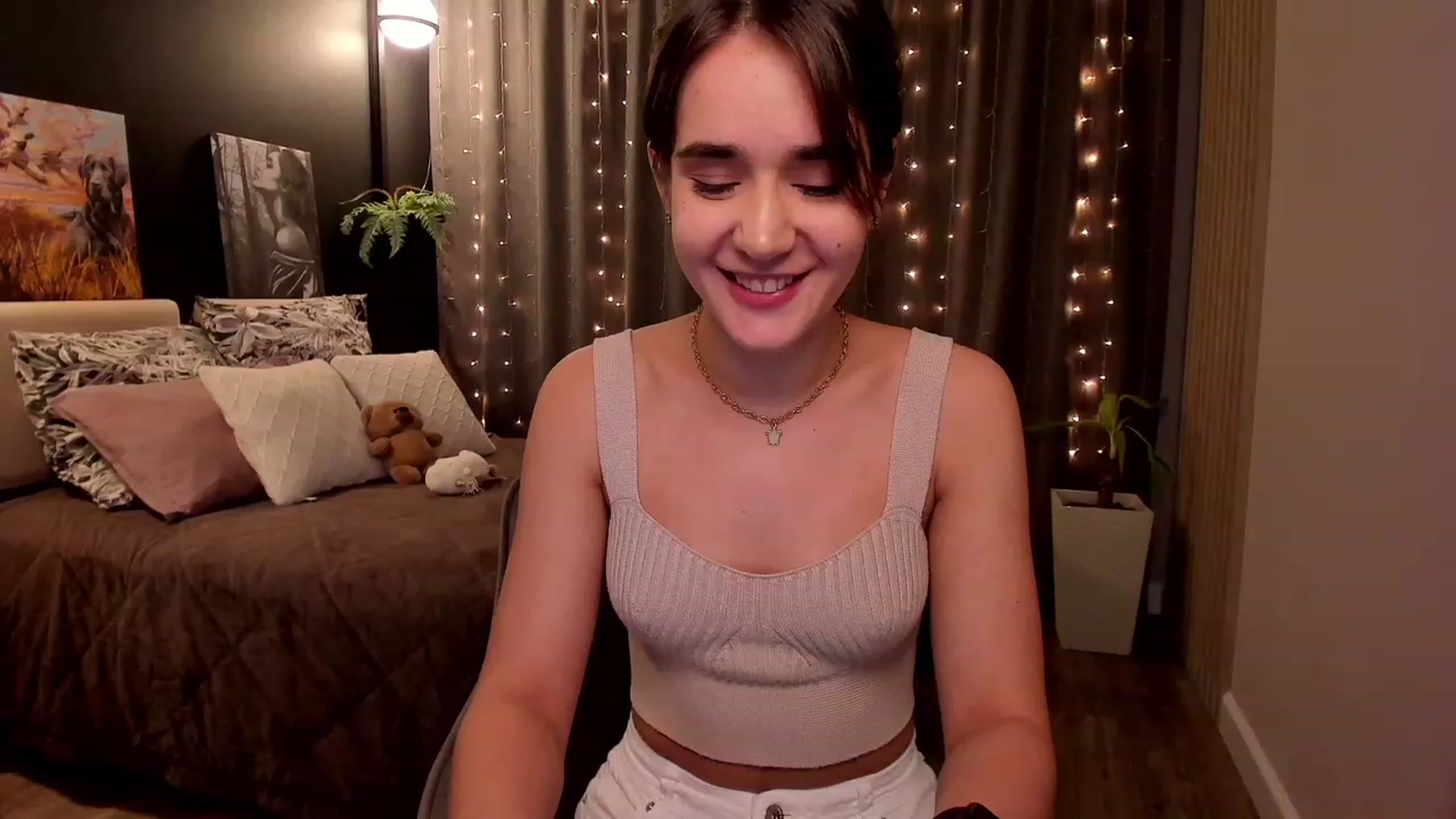 Gallery image thumbnail from Ellies_Smile's myfreecams stream on, 01/09/2023, 17:28 image 15 of 20