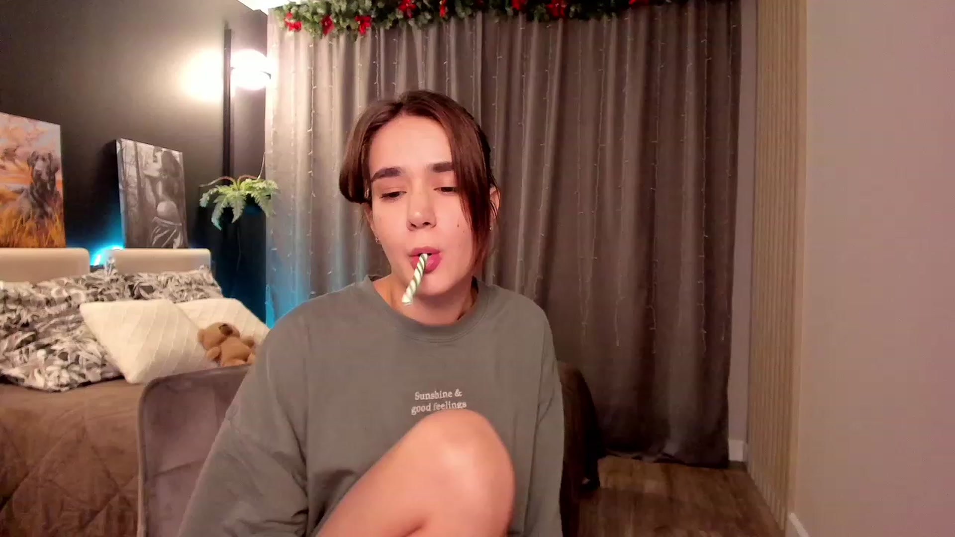 Gallery image thumbnail from Ellies_Smile's myfreecams stream on, 01/13/2023, 14:23 image 11 of 20