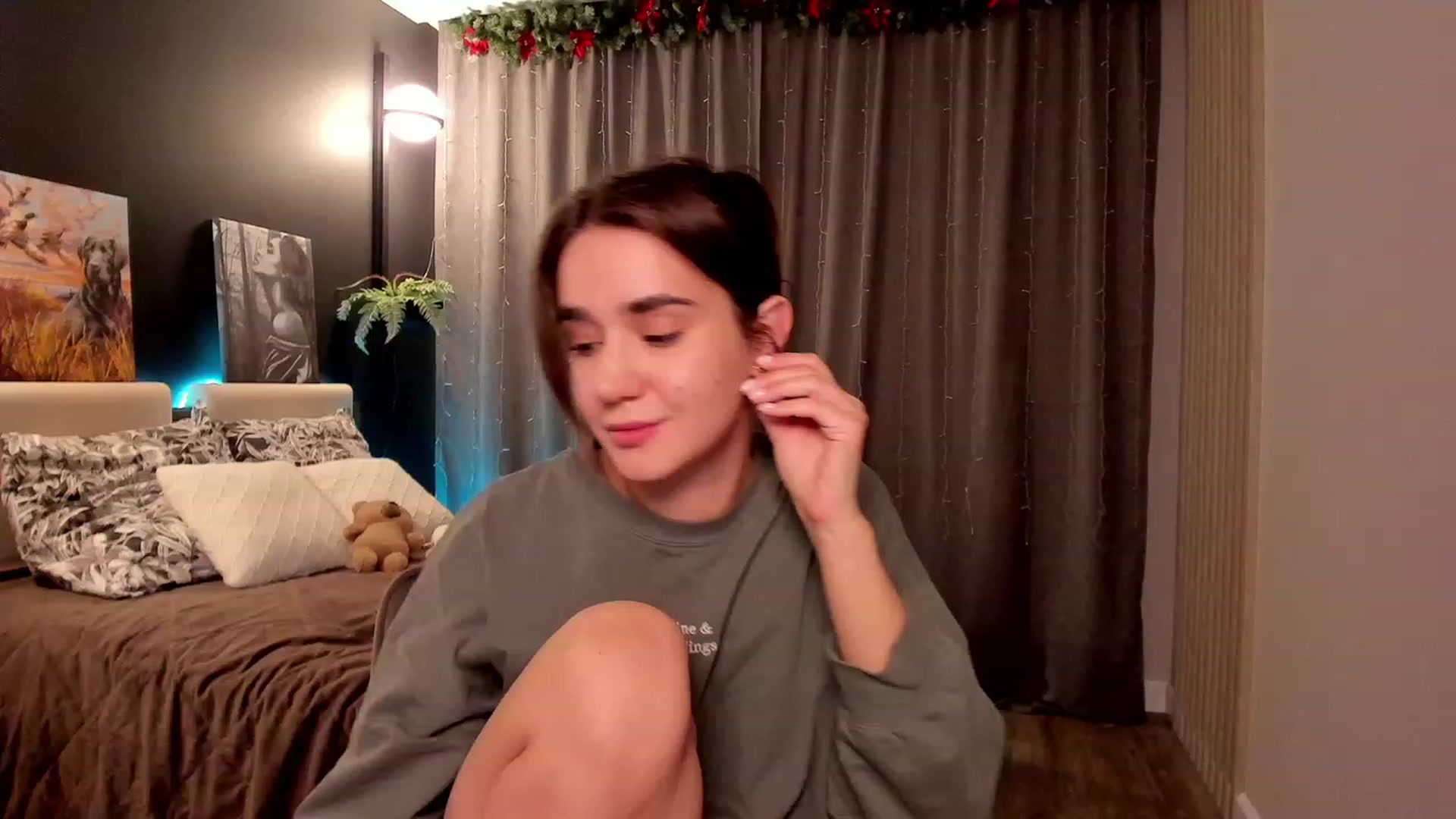 Gallery image thumbnail from Ellies_Smile's myfreecams stream on, 01/13/2023, 15:39 image 5 of 20