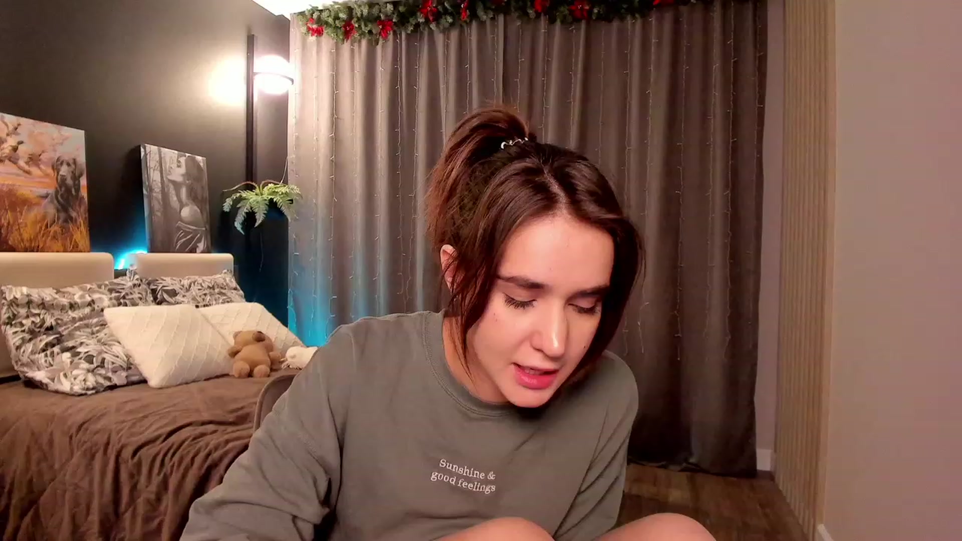 Gallery image thumbnail from Ellies_Smile's myfreecams stream on, 01/13/2023, 15:39 image 10 of 20