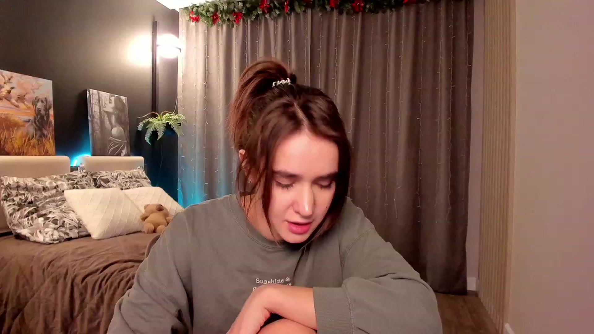 Gallery image thumbnail from Ellies_Smile's myfreecams stream on, 01/13/2023, 15:39 image 3 of 20