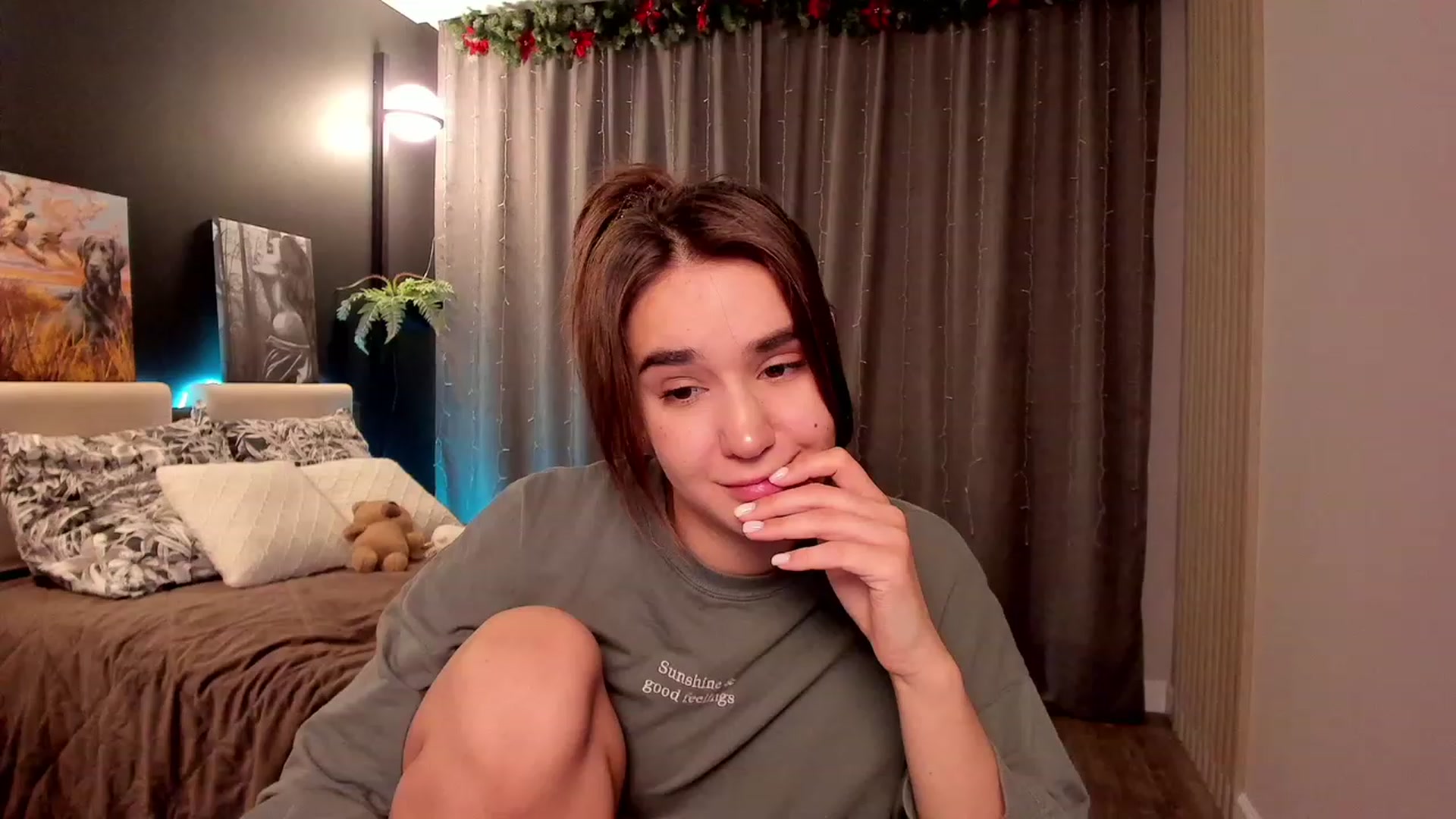 Gallery image thumbnail from Ellies_Smile's myfreecams stream on, 01/13/2023, 15:39 image 9 of 20