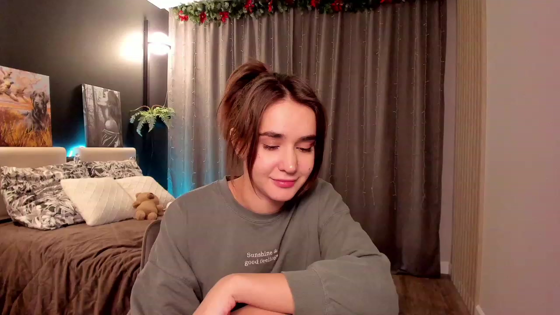 Gallery image thumbnail from Ellies_Smile's myfreecams stream on, 01/13/2023, 15:39 image 2 of 20