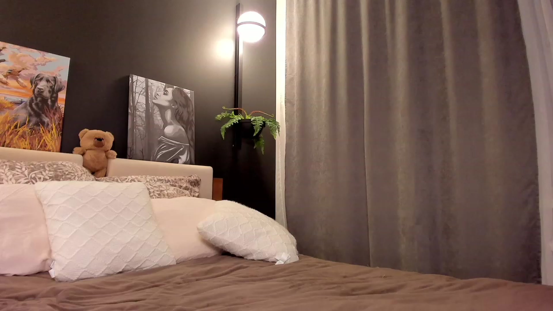 Gallery image thumbnail from Ellies_Smile's myfreecams stream on, 03/03/2023, 16:11 image 7 of 20