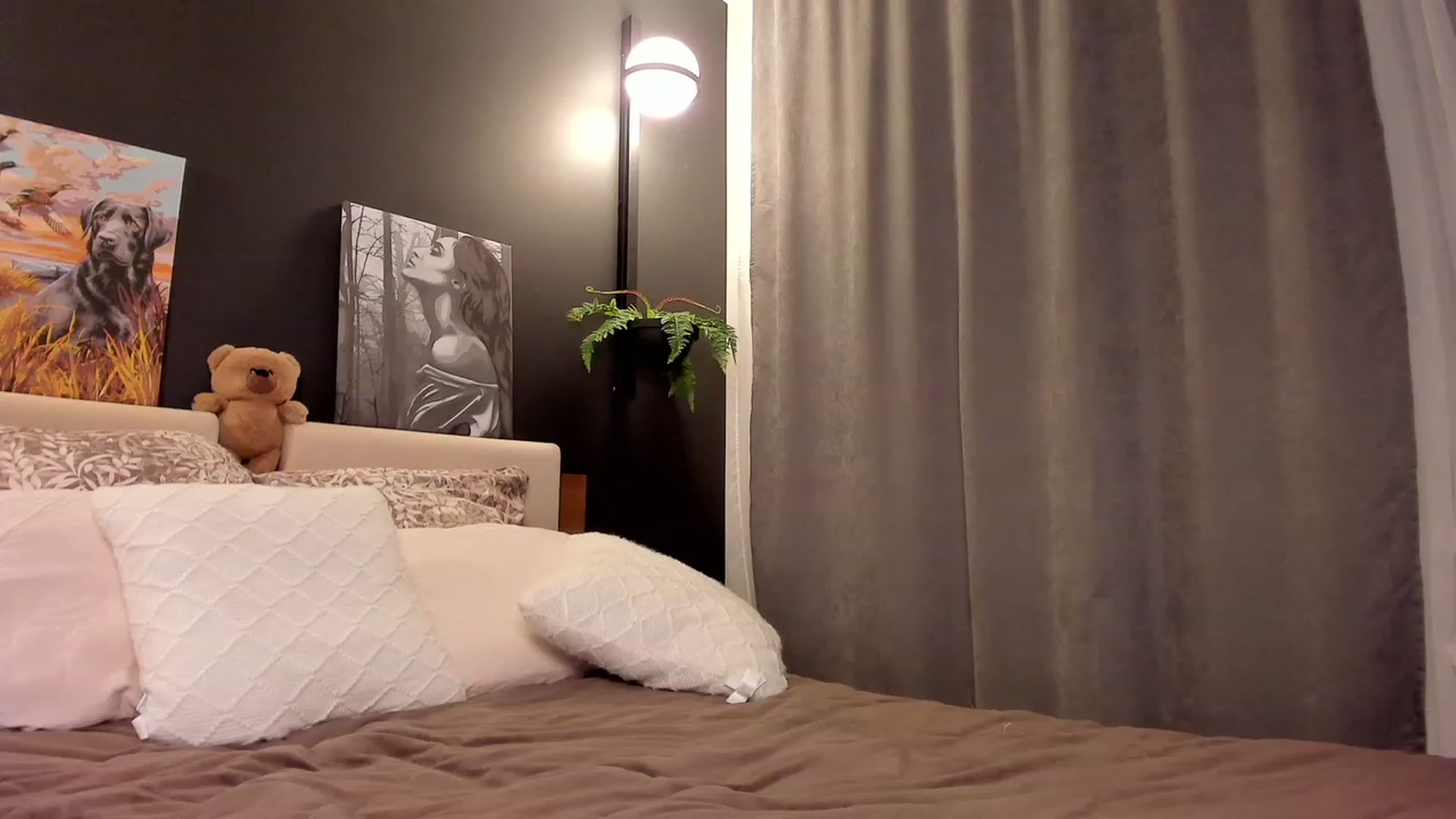 Gallery image thumbnail from Ellies_Smile's myfreecams stream on, 03/03/2023, 16:11 image 8 of 20