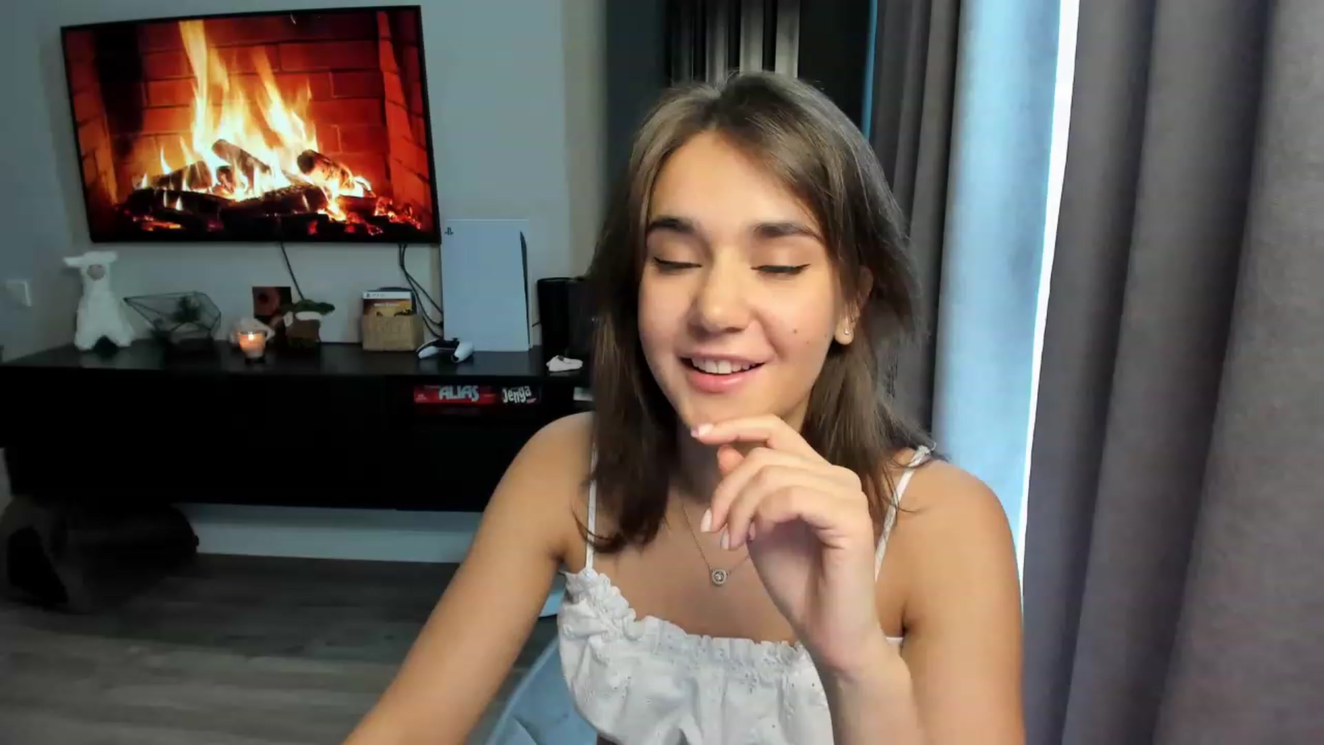 Gallery image thumbnail from Ellies_Smile's myfreecams stream on, 03/06/2023, 13:38 image 7 of 20