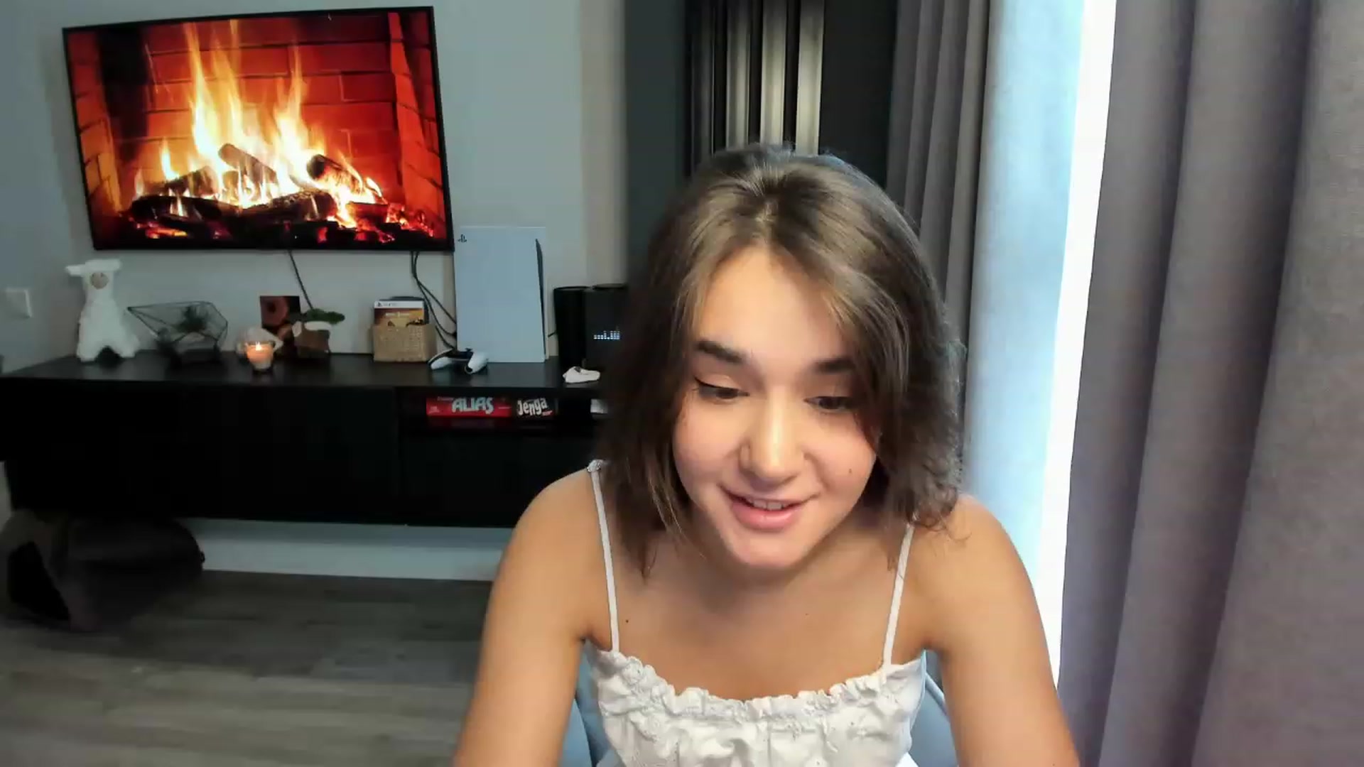 Gallery image thumbnail from Ellies_Smile's myfreecams stream on, 03/06/2023, 13:38 image 3 of 20