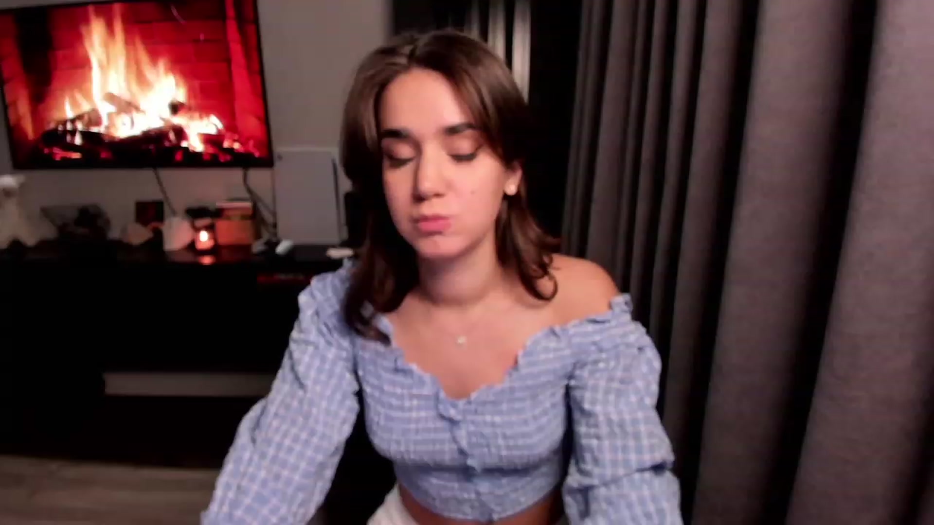 Gallery image thumbnail from Ellies_Smile's myfreecams stream on, 03/10/2023, 15:47 image 14 of 20