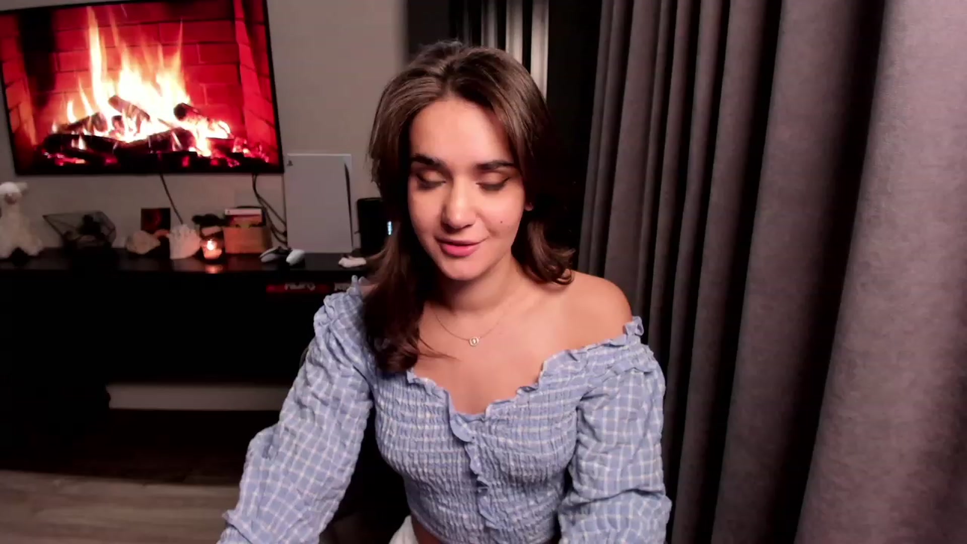 Gallery image thumbnail from Ellies_Smile's myfreecams stream on, 03/10/2023, 15:47 image 18 of 20