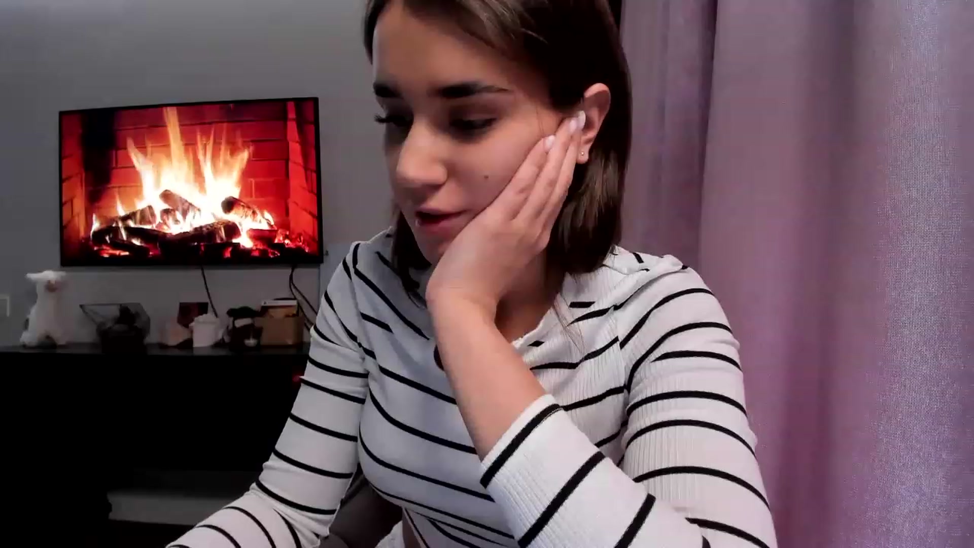 Gallery image thumbnail from Ellies_Smile's myfreecams stream on, 03/14/2023, 09:45 image 15 of 20