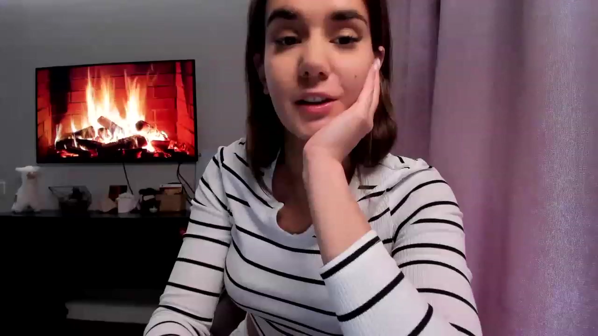 Gallery image thumbnail from Ellies_Smile's myfreecams stream on, 03/14/2023, 09:45 image 17 of 20
