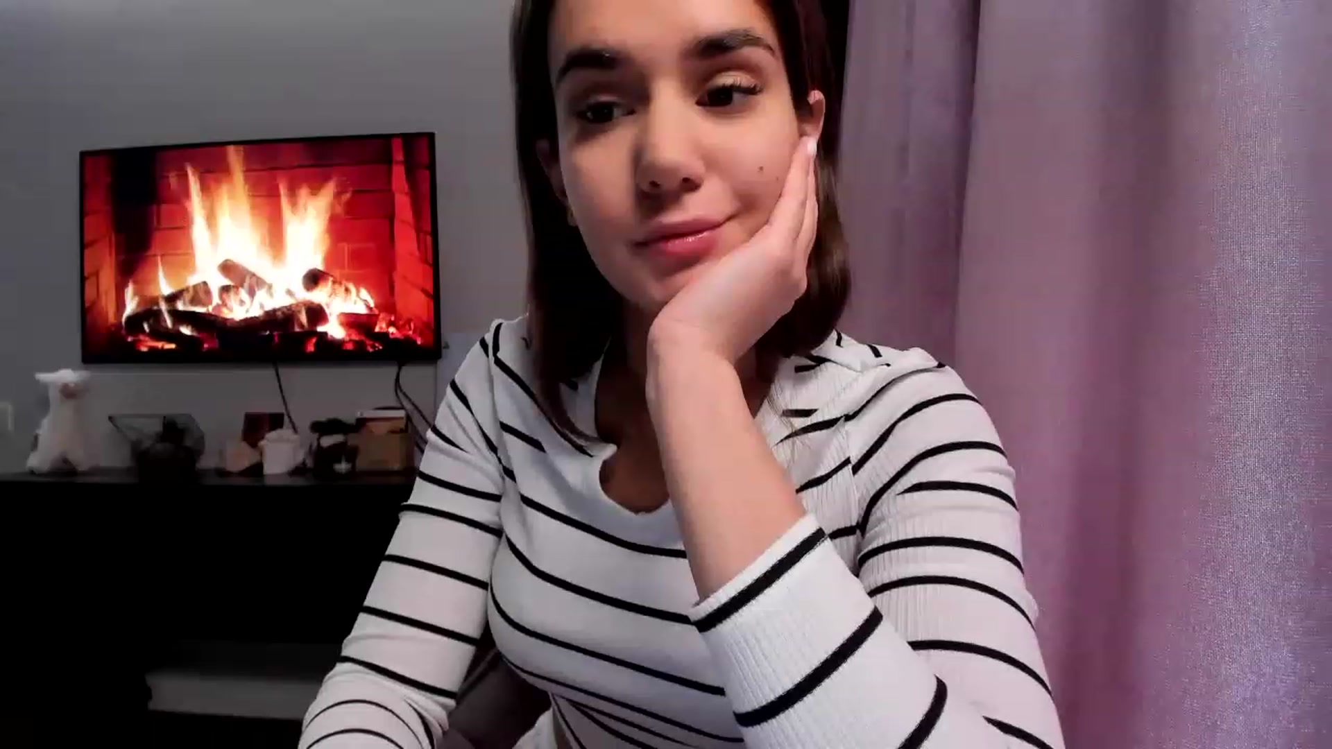 Gallery image thumbnail from Ellies_Smile's myfreecams stream on, 03/14/2023, 09:45 image 14 of 20