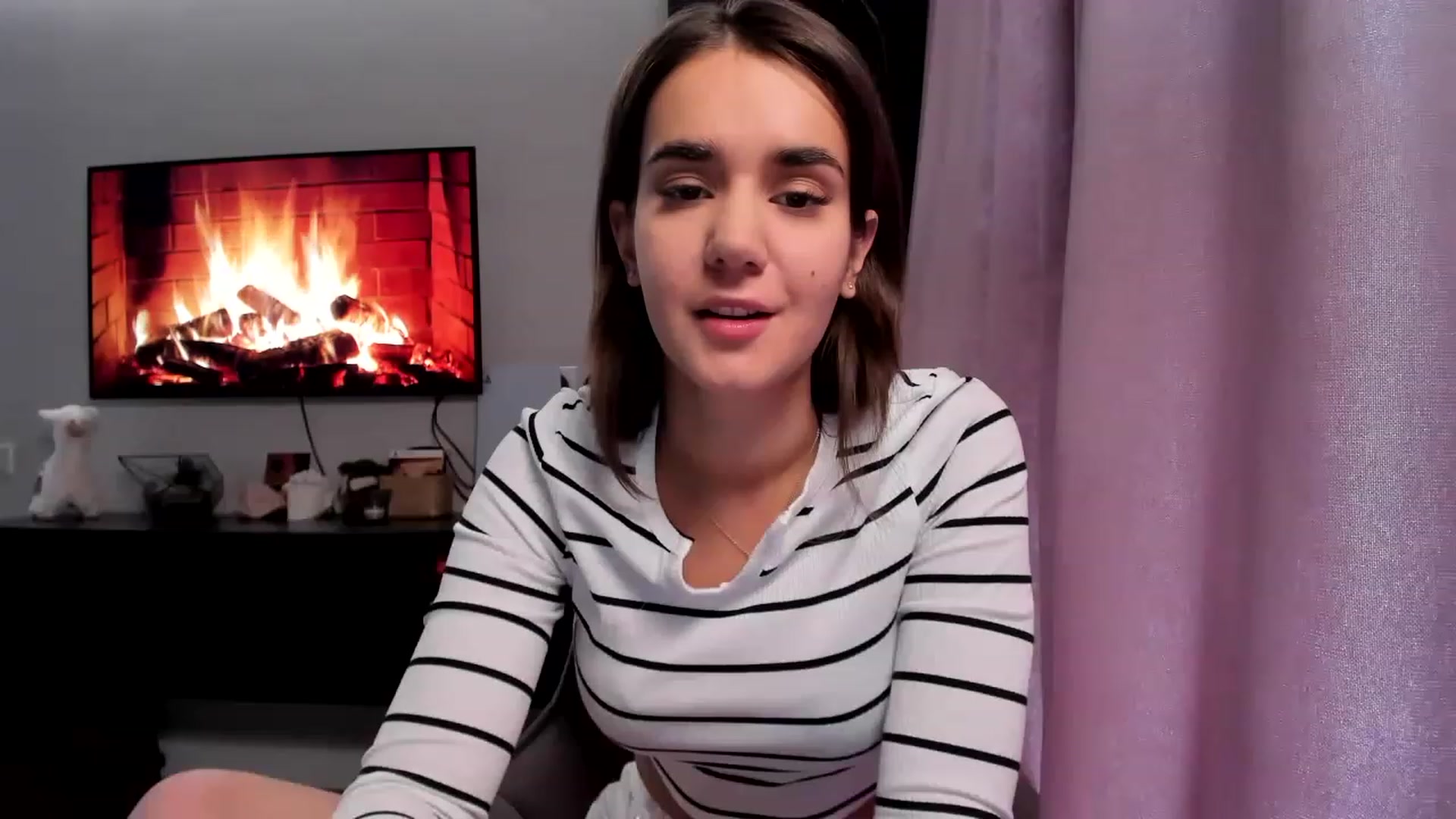 Gallery image thumbnail from Ellies_Smile's myfreecams stream on, 03/14/2023, 09:45 image 8 of 20